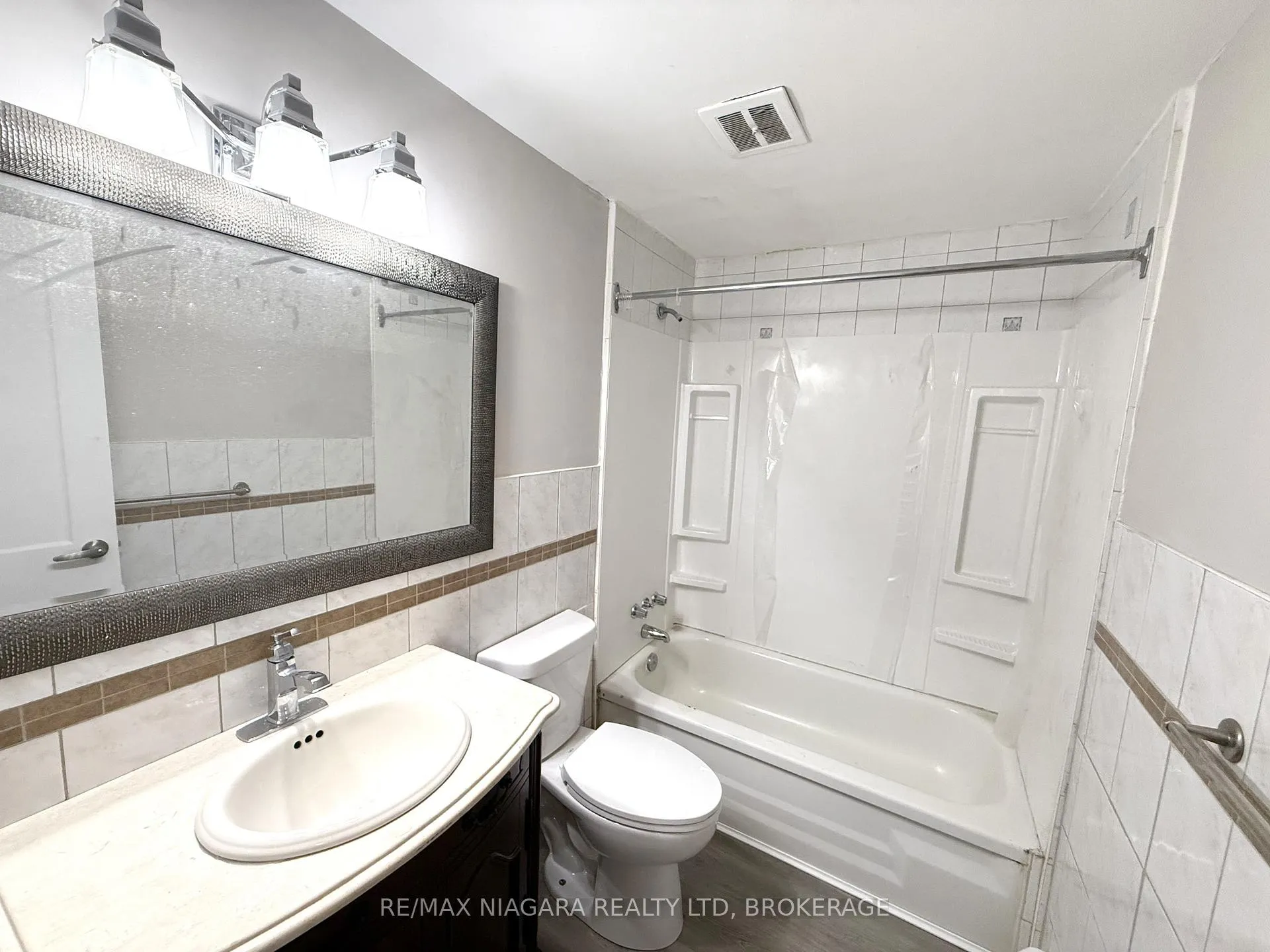 Photo 41 of Unit Unit 104, 7 Riverview Boulevard, St. Catharines, Glendale/Glenridge — HOMEH