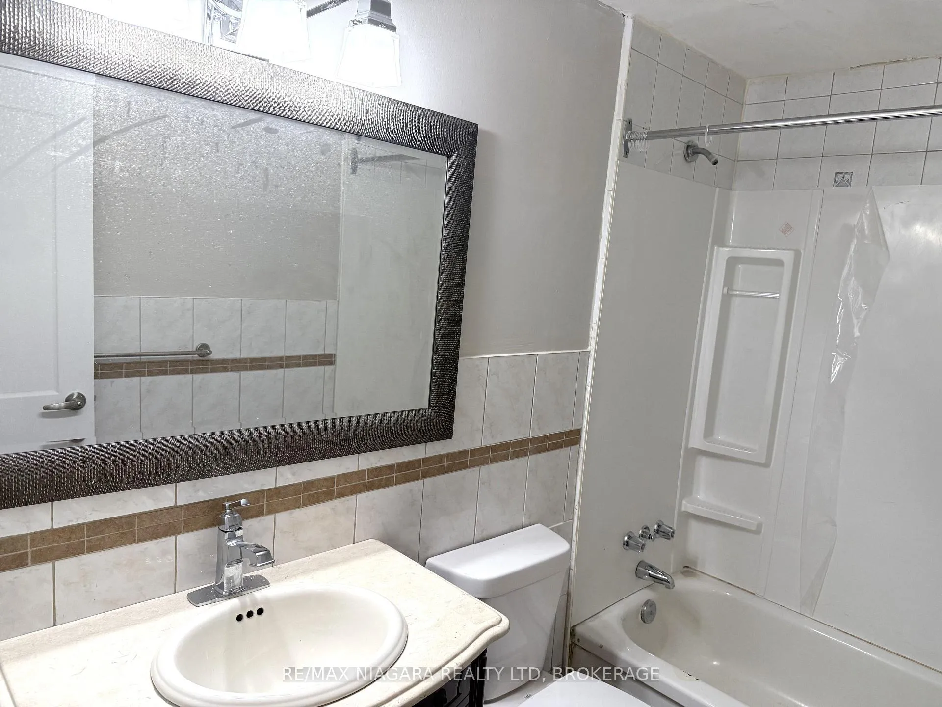 Photo 42 of Unit Unit 104, 7 Riverview Boulevard, St. Catharines, Glendale/Glenridge — HOMEH