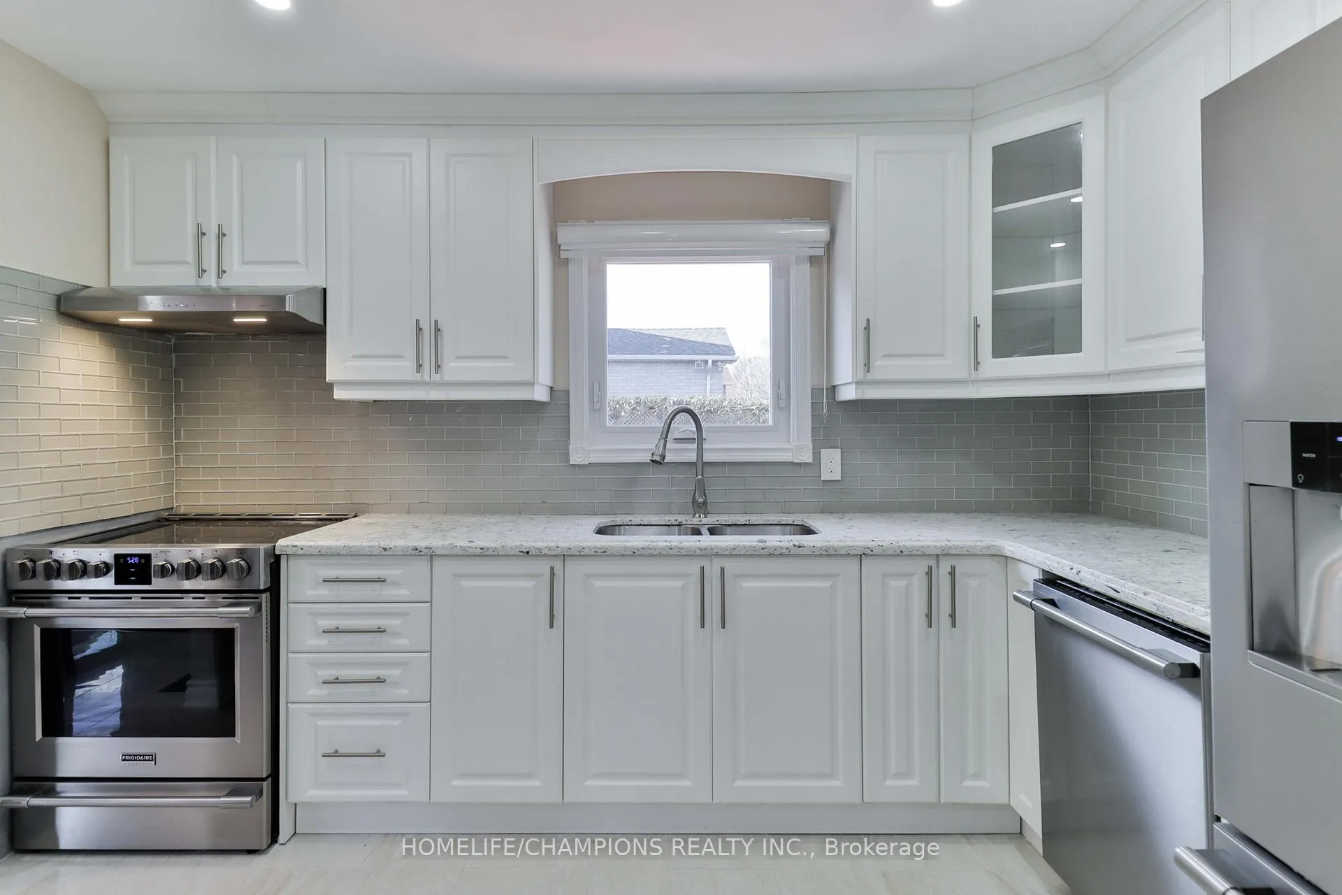 Photo 8 of 188 Large Crescent, Ajax, Central West — HOMEH
