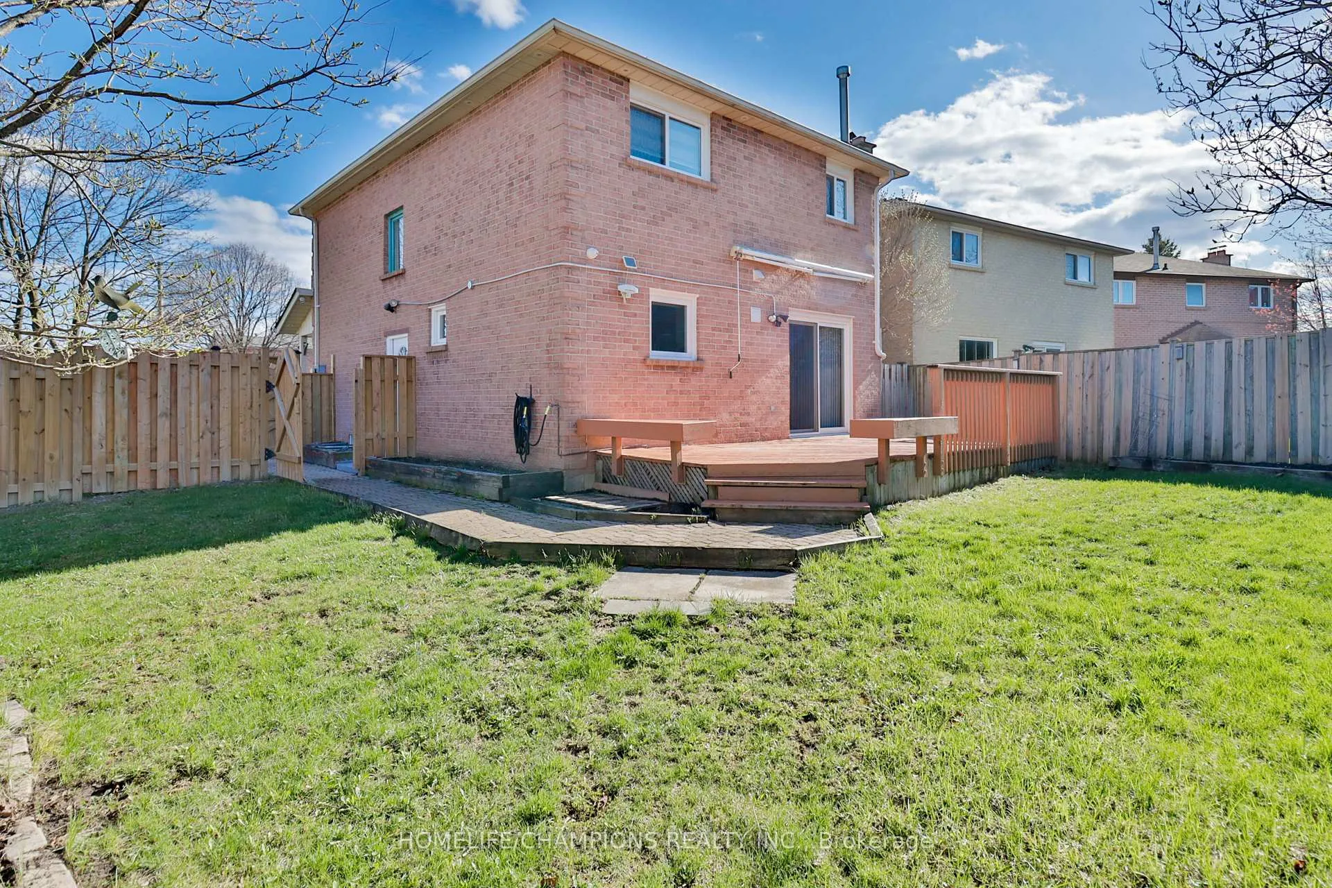 Photo 35 of 188 Large Crescent, Ajax, Central West — HOMEH