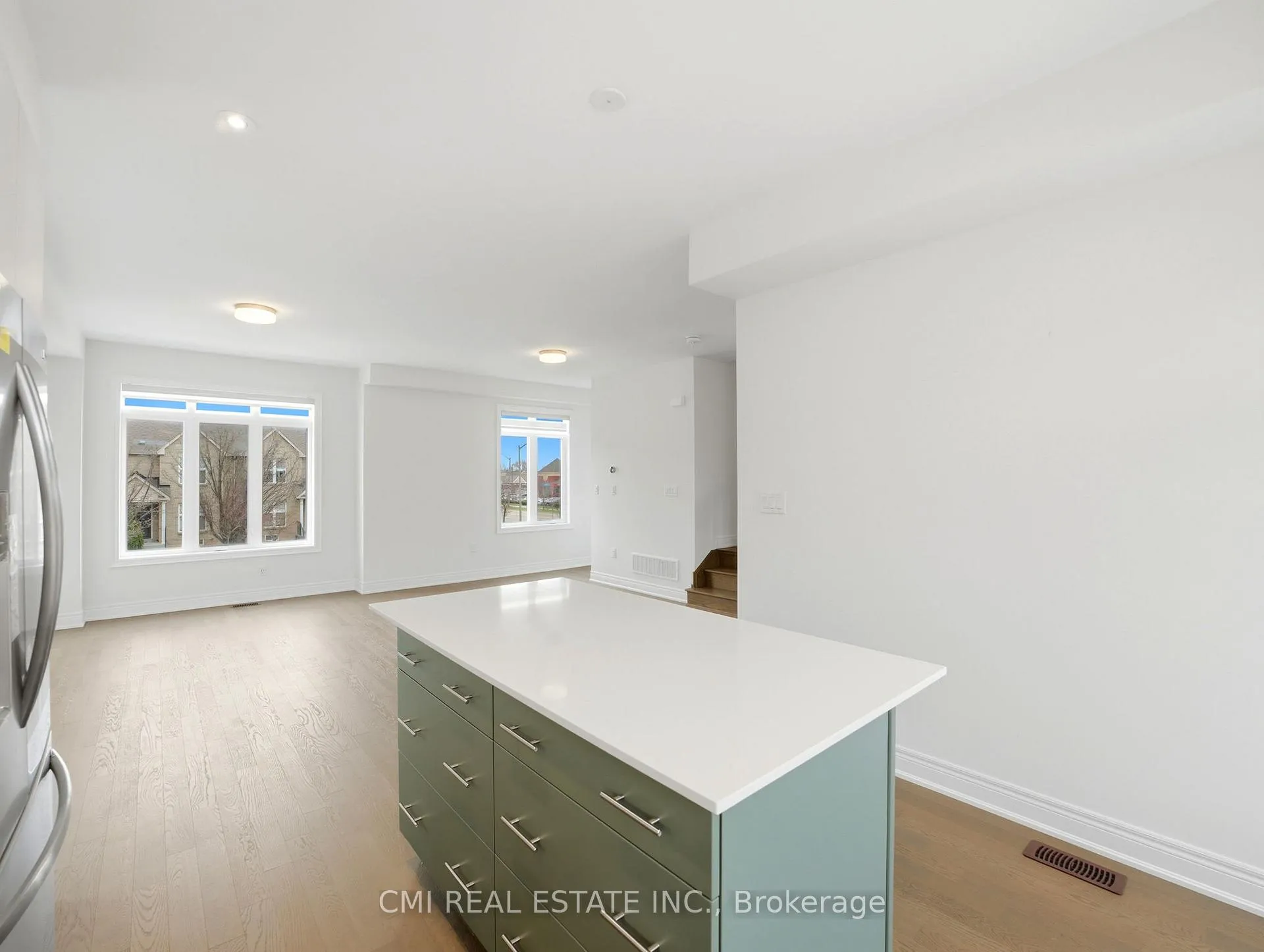 Photo 12 of 2168 Postmaster Drive, Oakville, Westmount — HOMEH