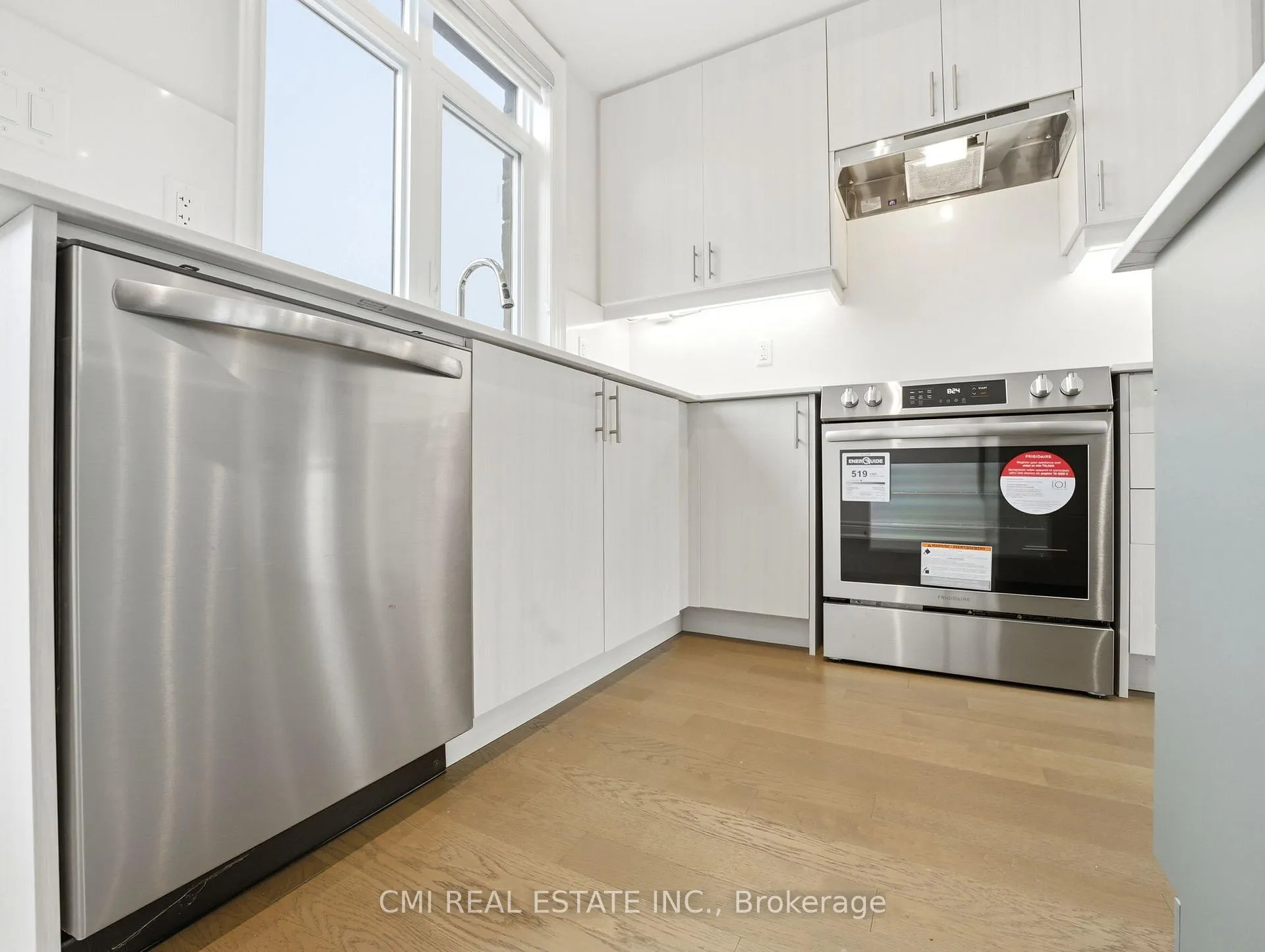 Photo 13 of 2168 Postmaster Drive, Oakville, Westmount — HOMEH