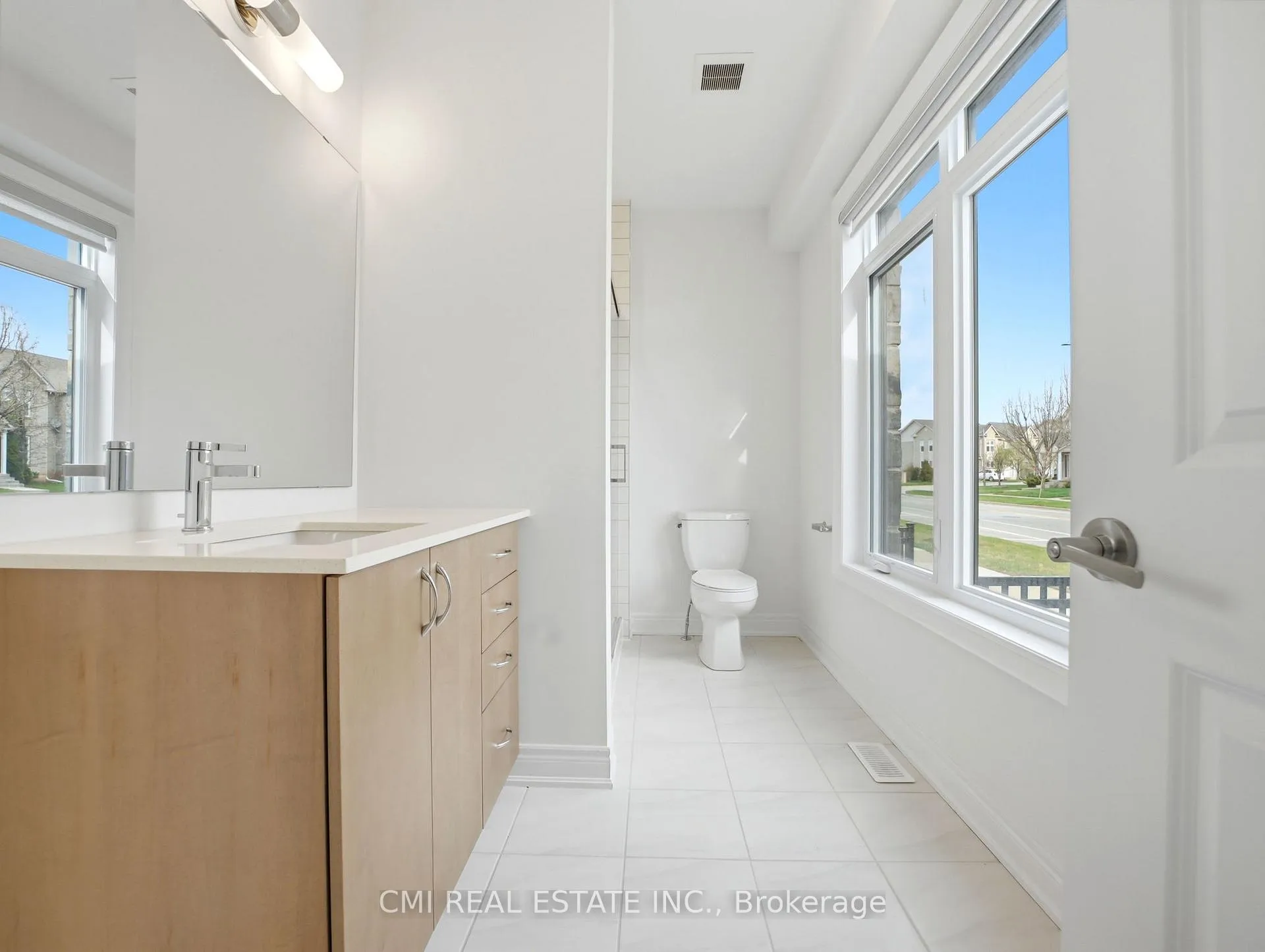 Photo 32 of 2168 Postmaster Drive, Oakville, Westmount — HOMEH