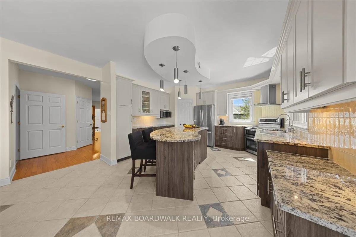 Photo 5 of 1210 Barnett Drive, Ottawa, Cumberland Village — HOMEH