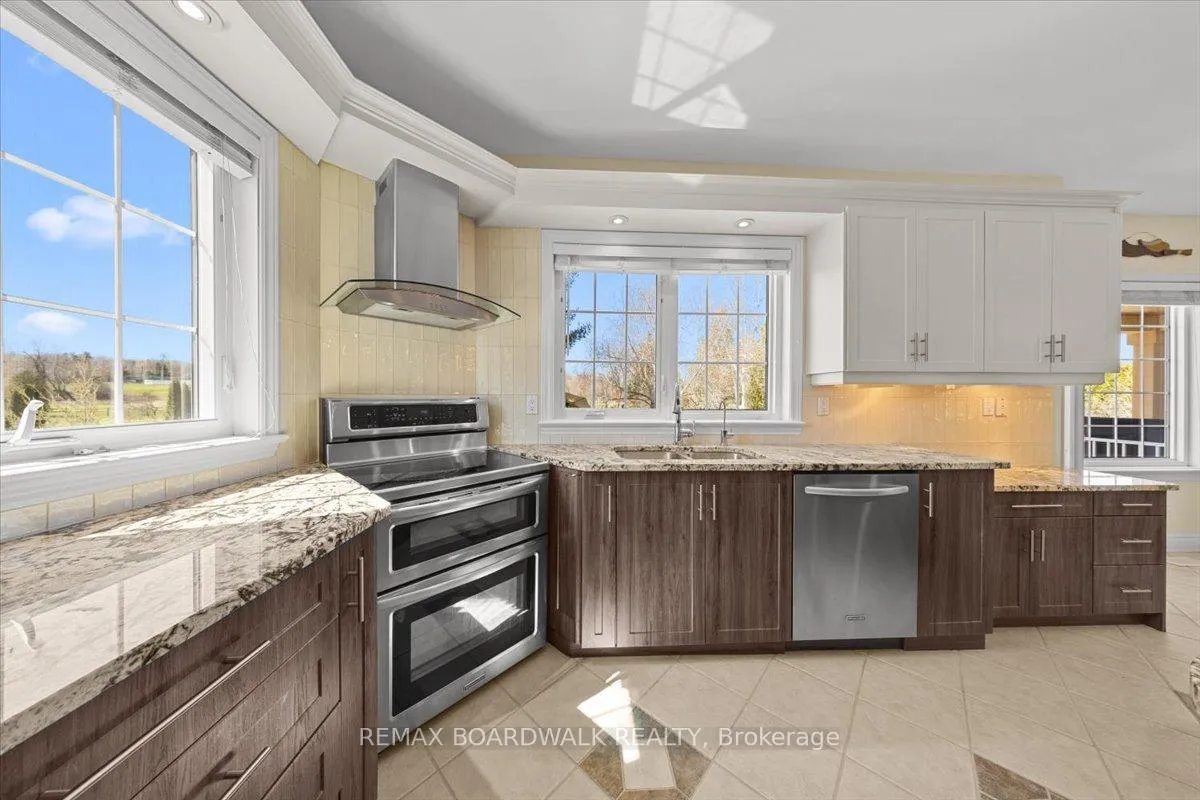 Photo 7 of 1210 Barnett Drive, Ottawa, Cumberland Village — HOMEH