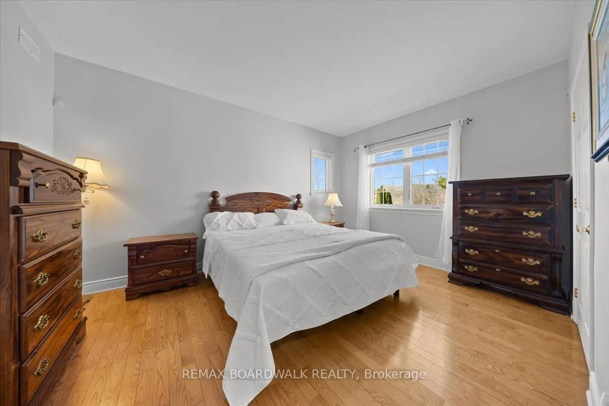 Photo 26 of 1210 Barnett Drive, Ottawa, Cumberland Village — HOMEH