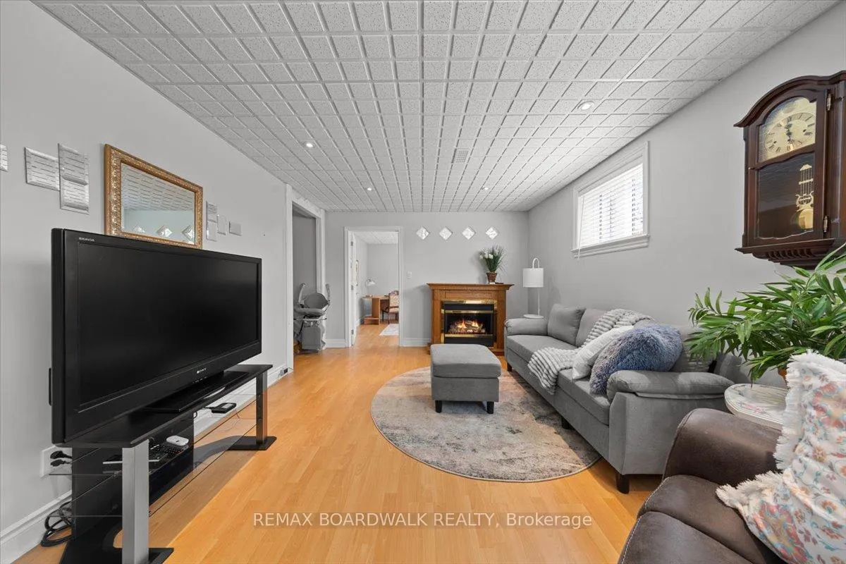 Photo 37 of 1210 Barnett Drive, Ottawa, Cumberland Village — HOMEH