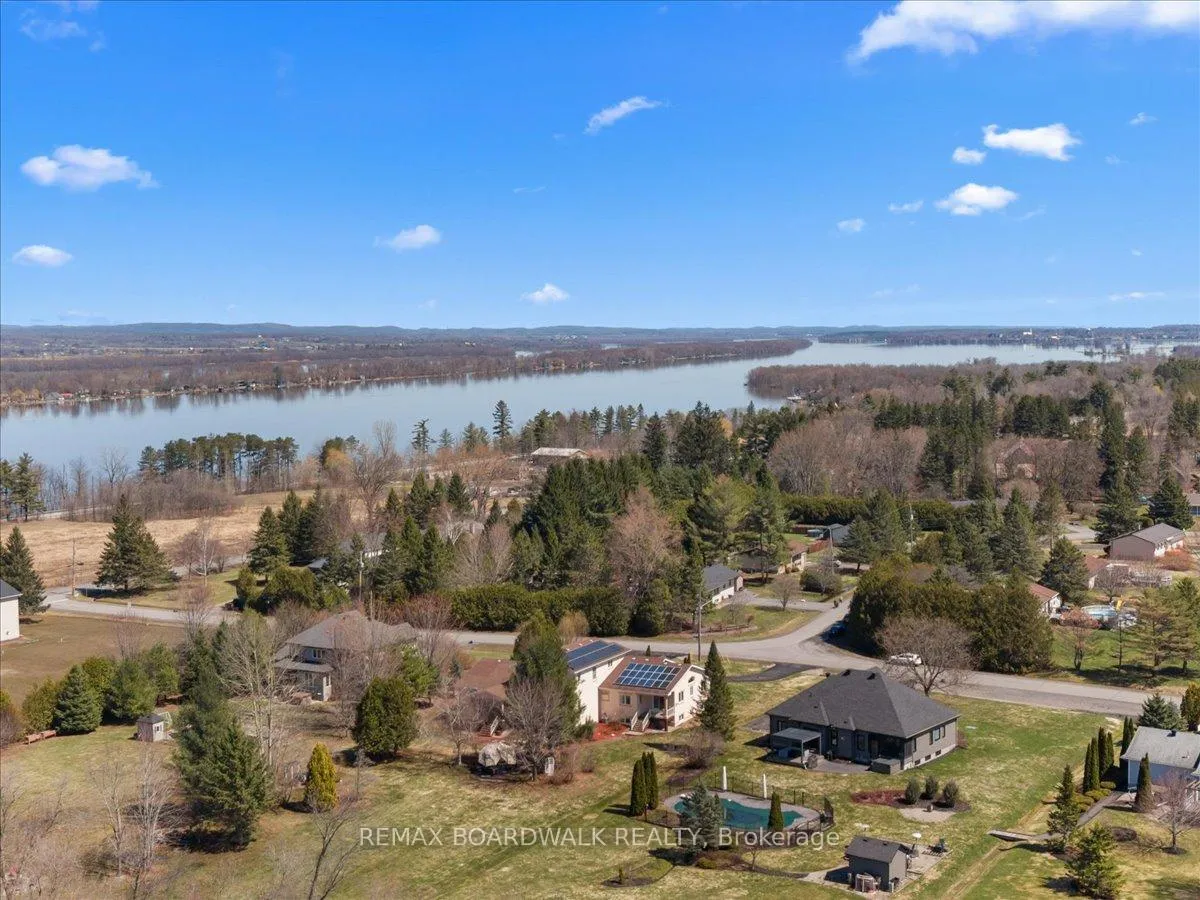 Photo 44 of 1210 Barnett Drive, Ottawa, Cumberland Village — HOMEH