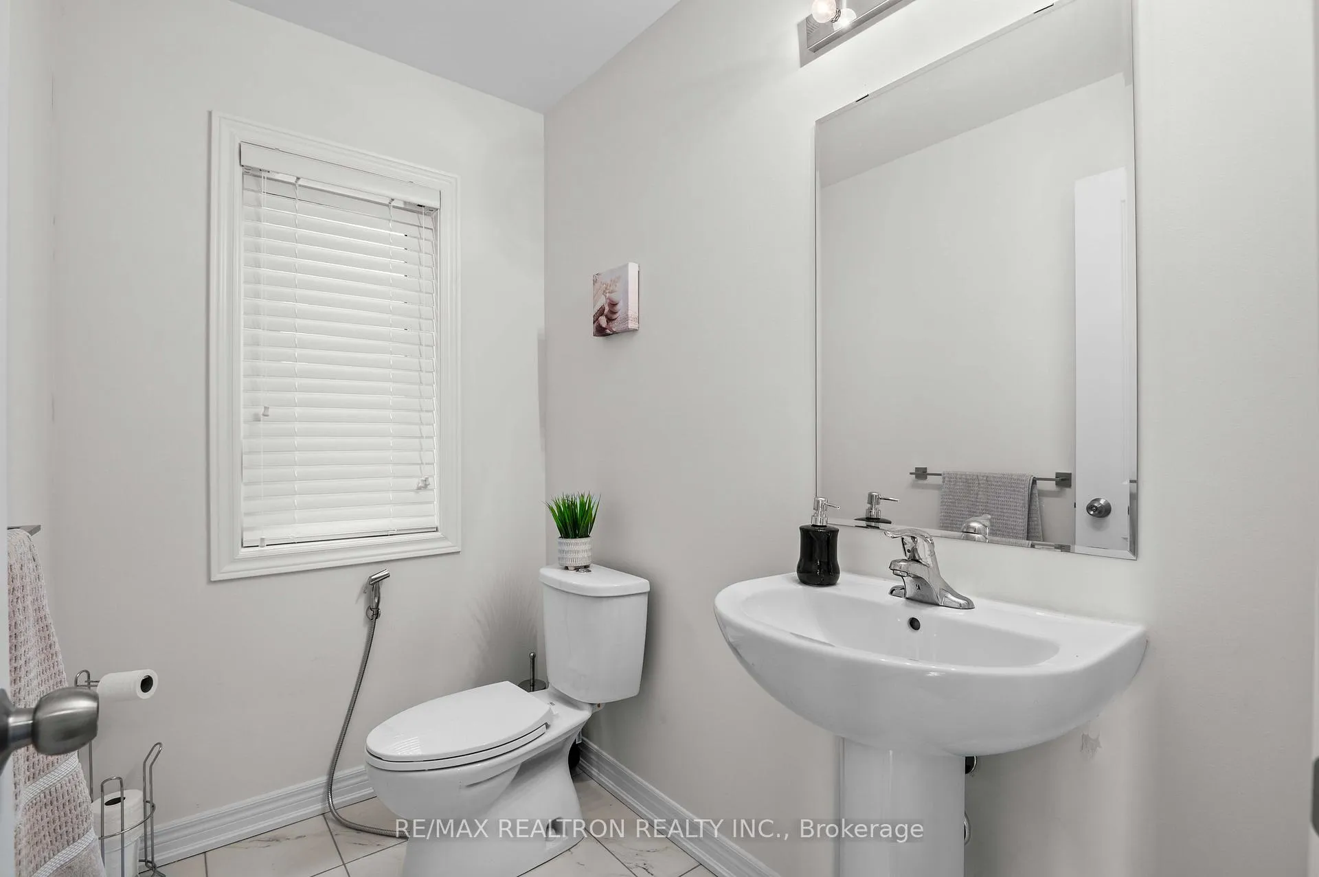 Photo 11 of 241 Chippewa Avenue, Shelburne — HOMEH