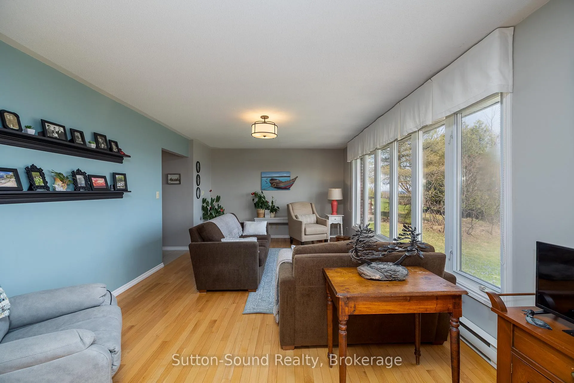 Photo 4 of 173 Lakeview Crescent, Georgian Bluffs — HOMEH