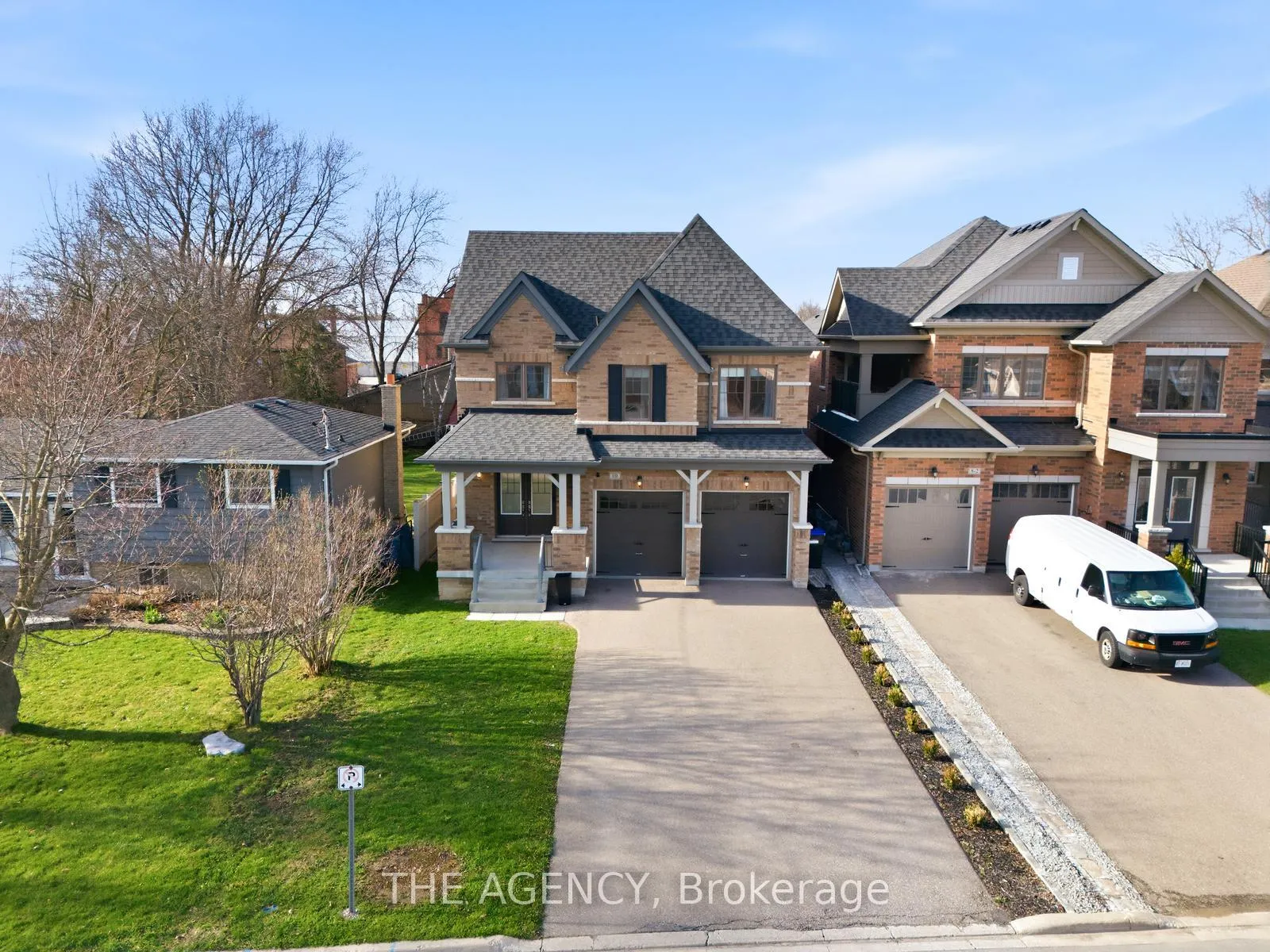 Photo 3 of 10 Maple Ave W, New Tecumseth, Beeton — HOMEH