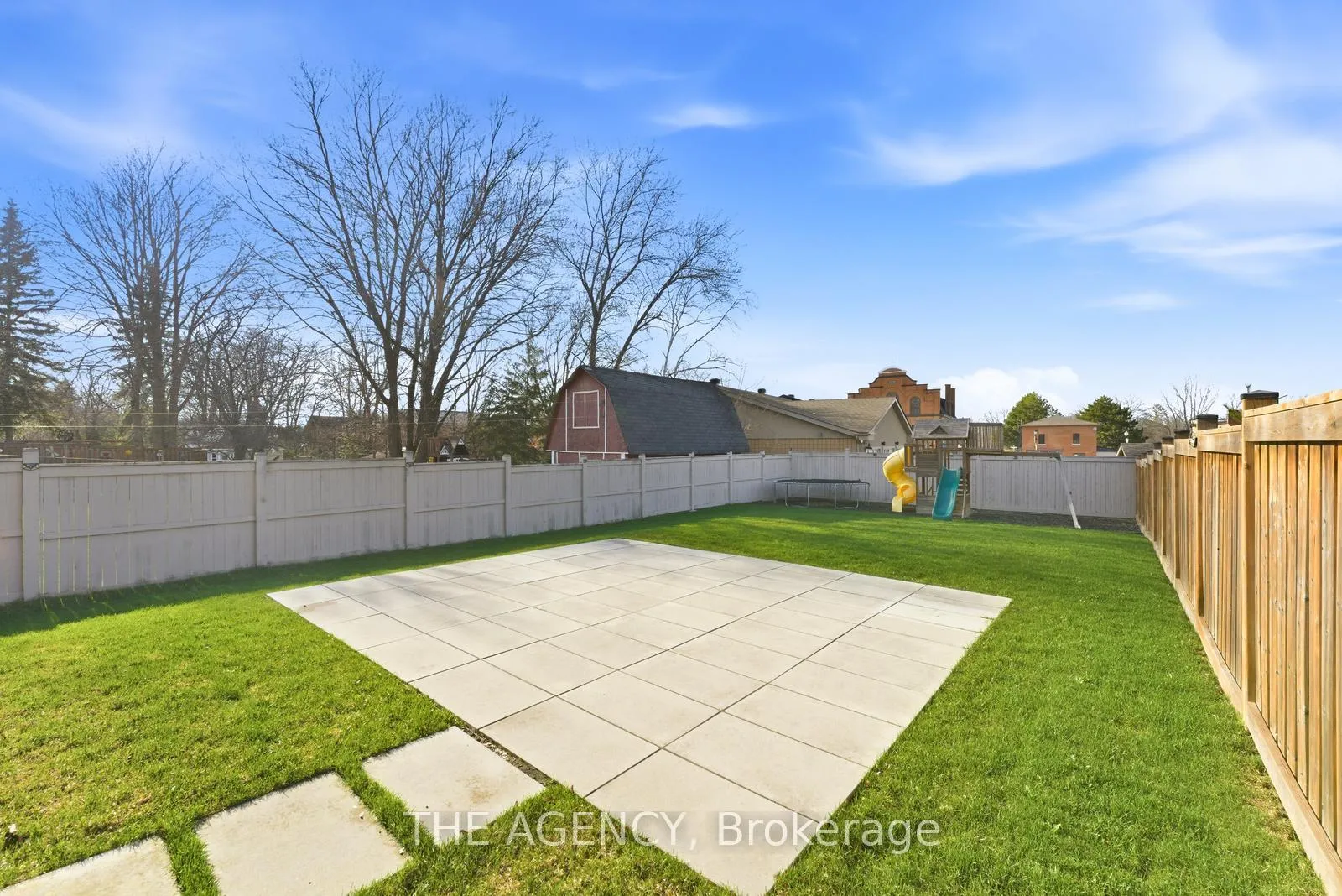 Photo 35 of 10 Maple Ave W, New Tecumseth, Beeton — HOMEH