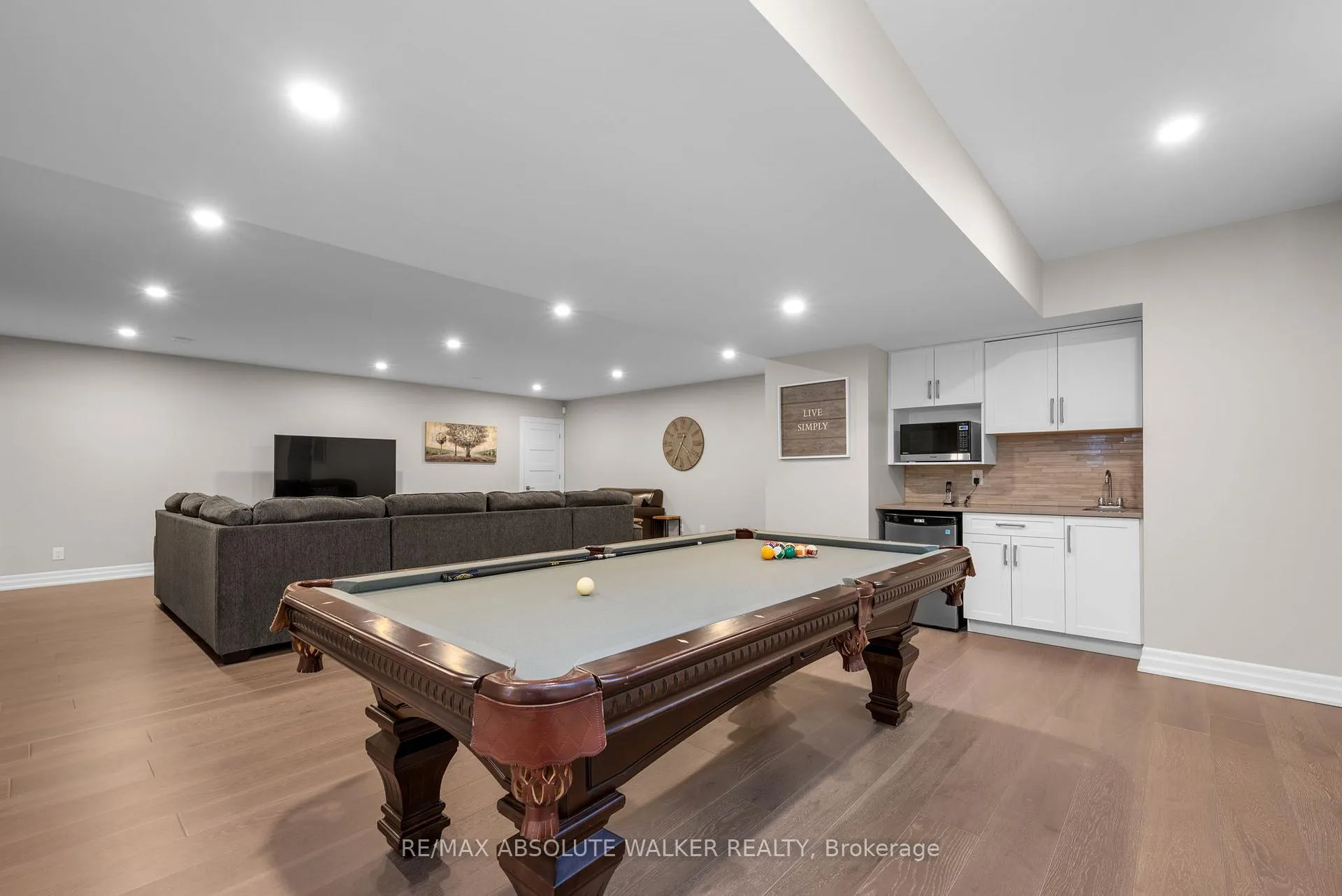 Photo 4 of 700 Mcmanus Avenue, Ottawa, Manotick Village & Manotick Estates — HOMEH