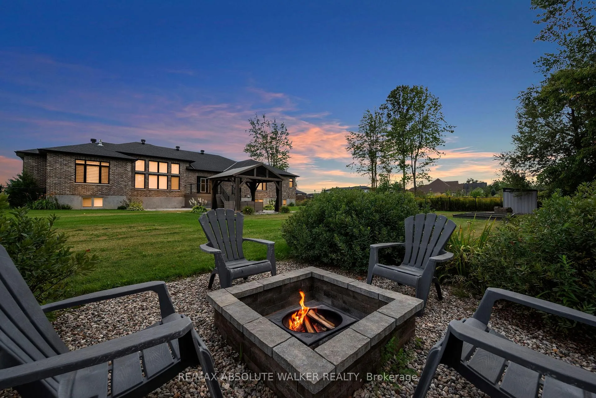 Photo 5 of 700 Mcmanus Avenue, Ottawa, Manotick Village & Manotick Estates — HOMEH