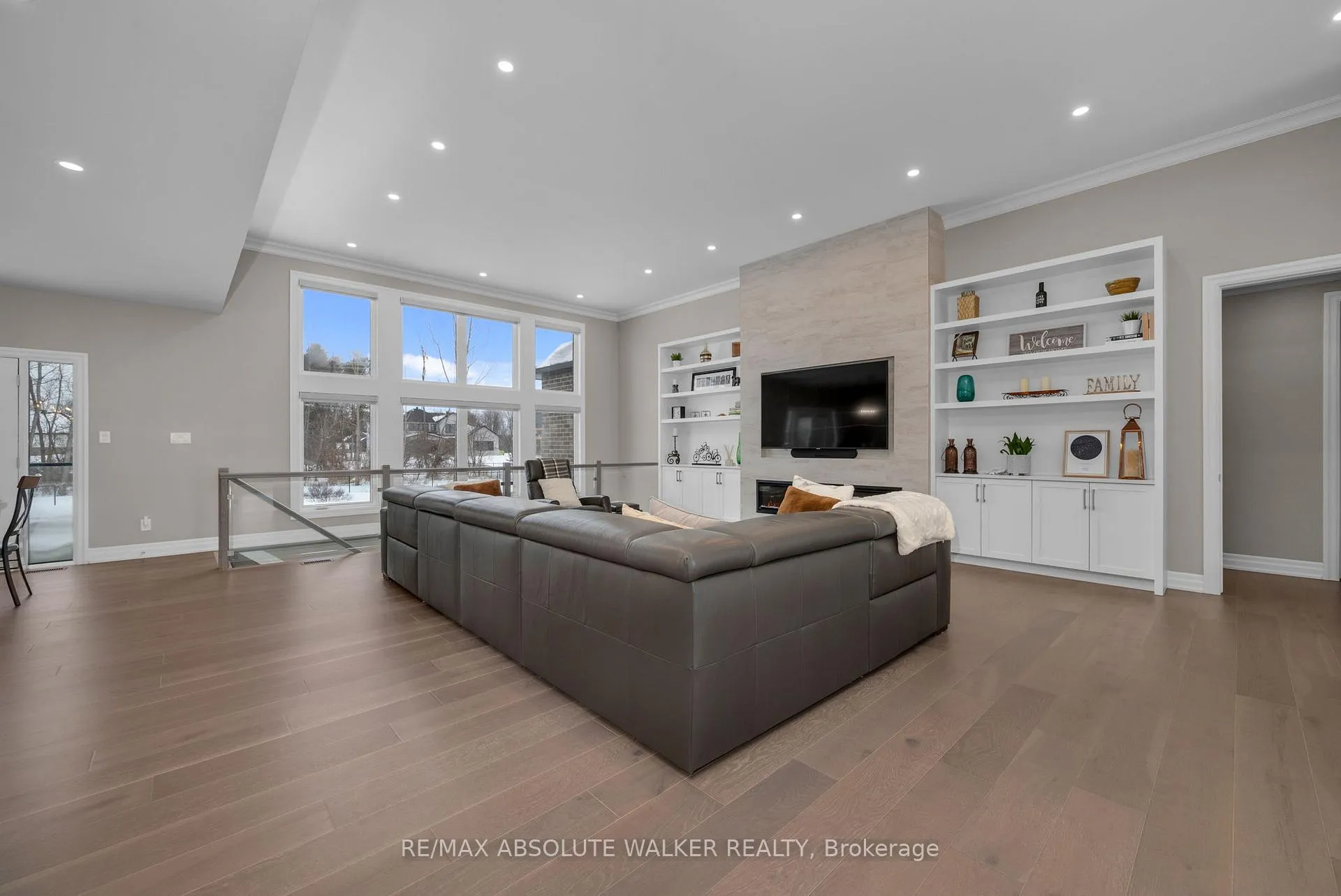 Photo 9 of 700 Mcmanus Avenue, Ottawa, Manotick Village & Manotick Estates — HOMEH