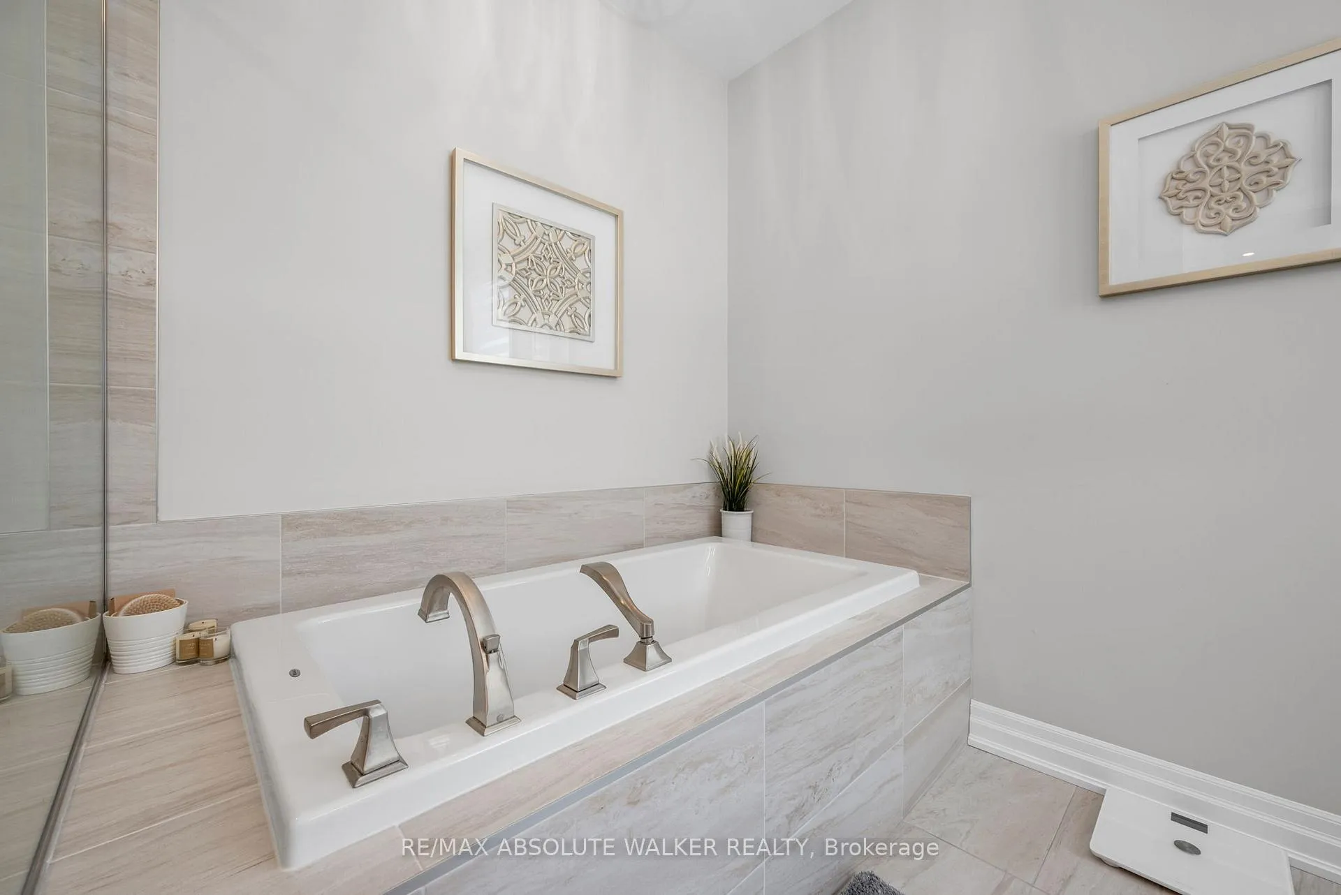 Photo 24 of 700 Mcmanus Avenue, Ottawa, Manotick Village & Manotick Estates — HOMEH