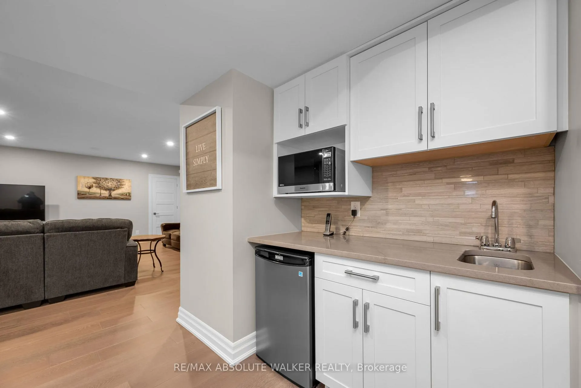 Photo 35 of 700 Mcmanus Avenue, Ottawa, Manotick Village & Manotick Estates — HOMEH