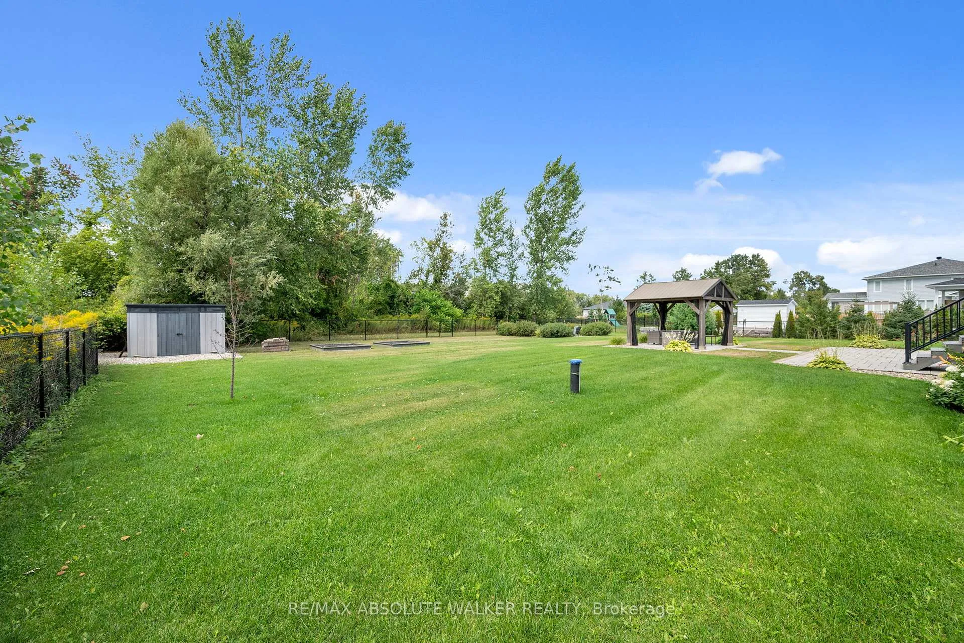 Photo 42 of 700 Mcmanus Avenue, Ottawa, Manotick Village & Manotick Estates — HOMEH