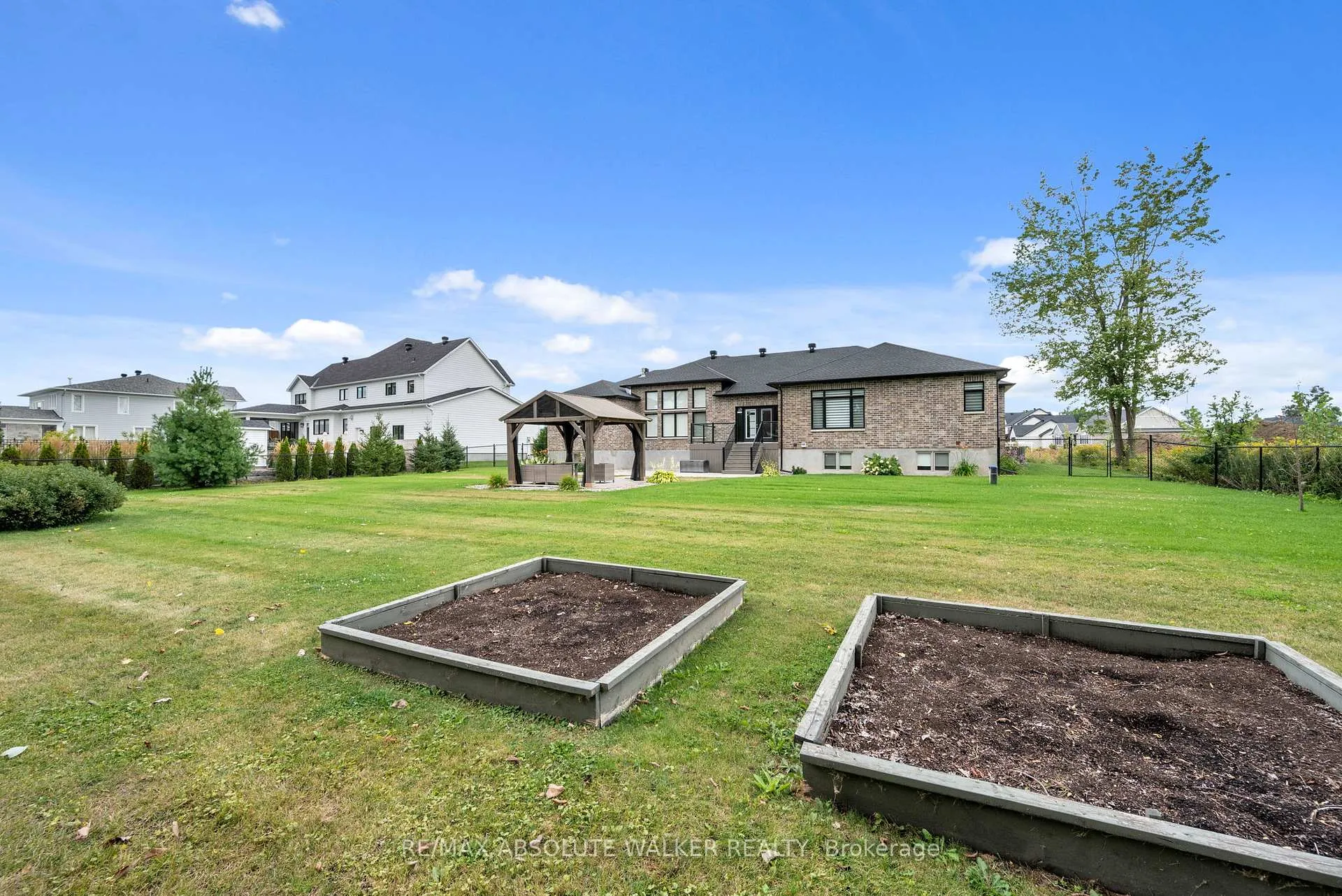 Photo 46 of 700 Mcmanus Avenue, Ottawa, Manotick Village & Manotick Estates — HOMEH
