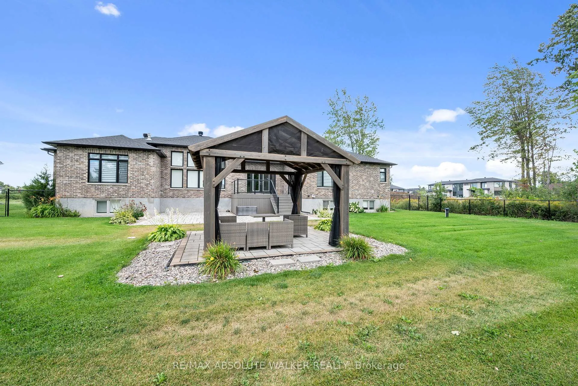 Photo 47 of 700 Mcmanus Avenue, Ottawa, Manotick Village & Manotick Estates — HOMEH