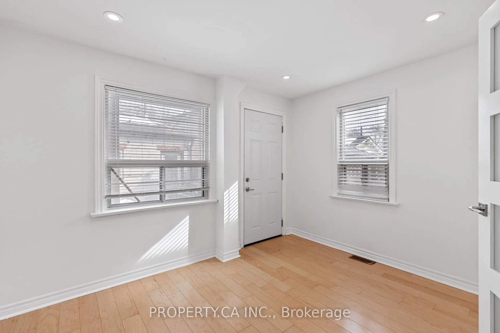 Photo 5 of 679 Vaughan Road, Toronto, Oakwood Village — HOMEH