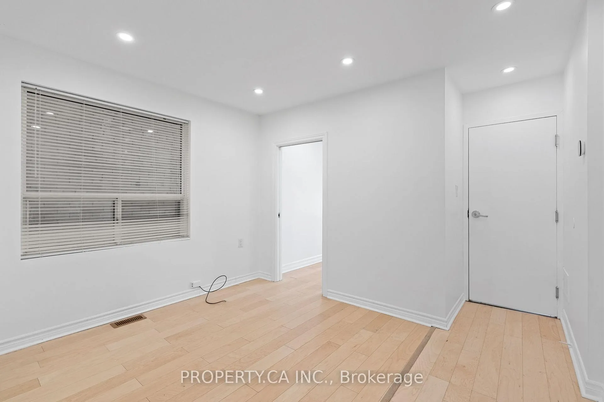 Photo 11 of 679 Vaughan Road, Toronto, Oakwood Village — HOMEH