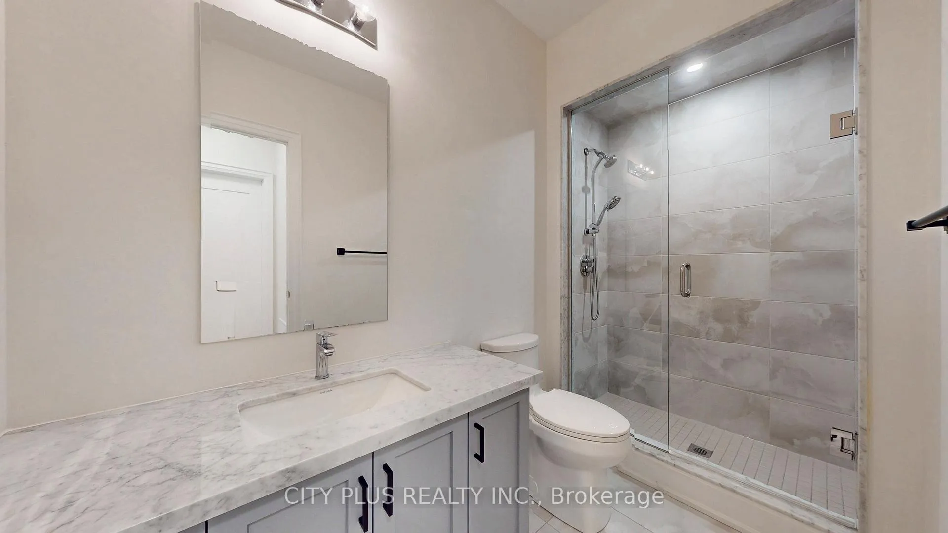 Photo 8 of Unit Main, 9400 Bayview Avenue, Richmond Hill, Observatory — HOMEH