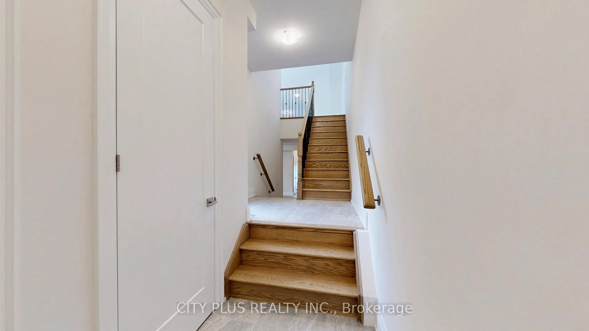 Photo 9 of Unit Main, 9400 Bayview Avenue, Richmond Hill, Observatory — HOMEH