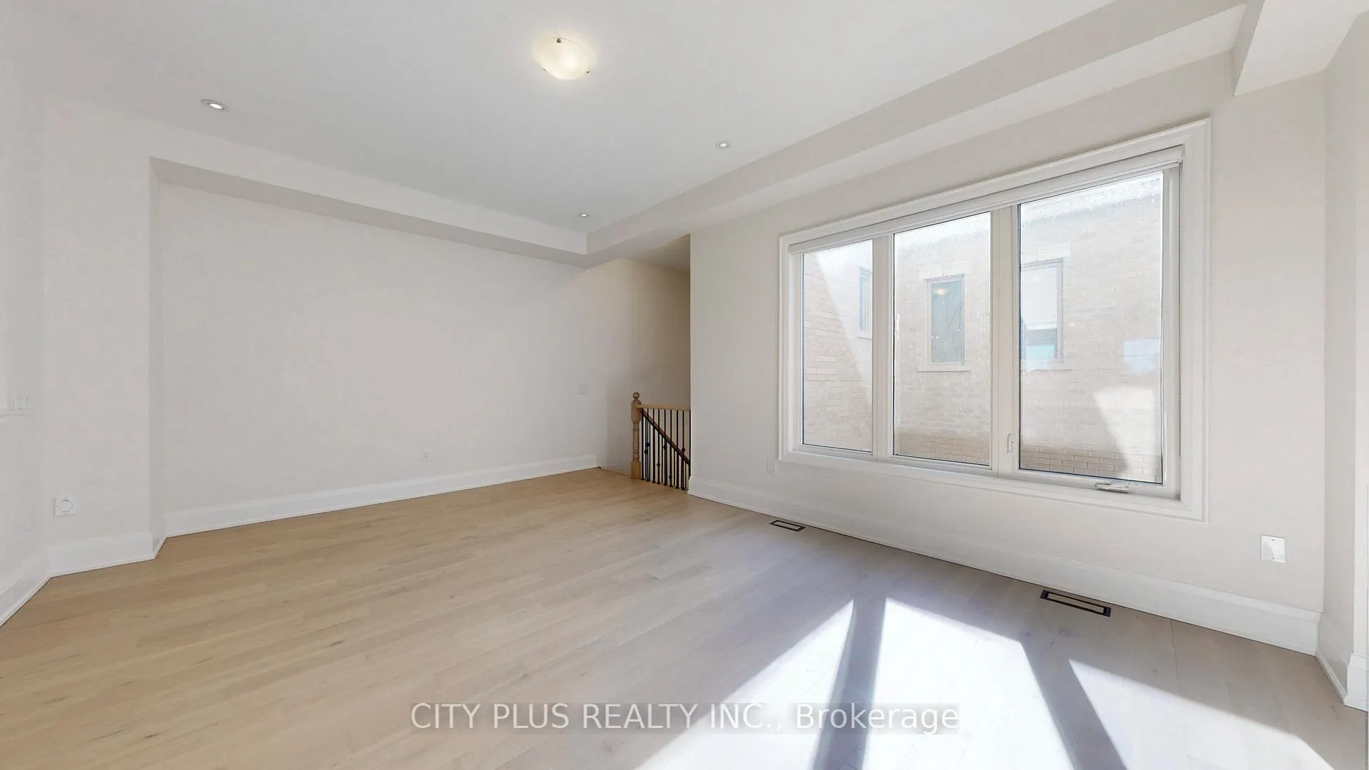 Photo 14 of Unit Main, 9400 Bayview Avenue, Richmond Hill, Observatory — HOMEH