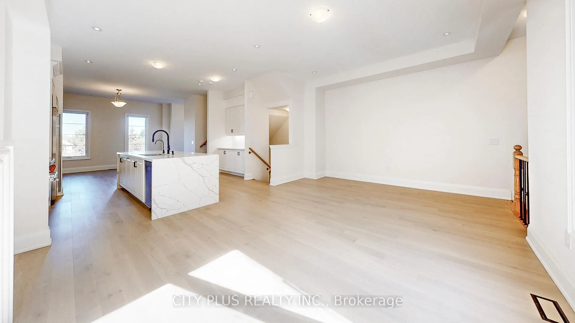 Photo 15 of Unit Main, 9400 Bayview Avenue, Richmond Hill, Observatory — HOMEH
