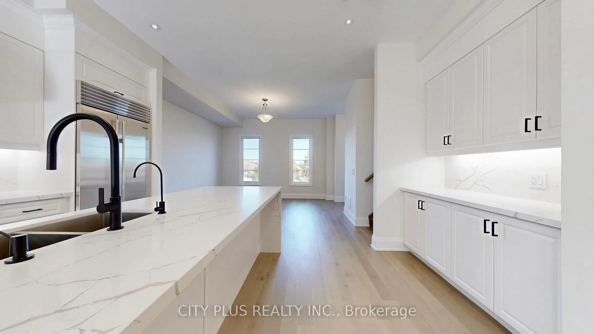Photo 18 of Unit Main, 9400 Bayview Avenue, Richmond Hill, Observatory — HOMEH