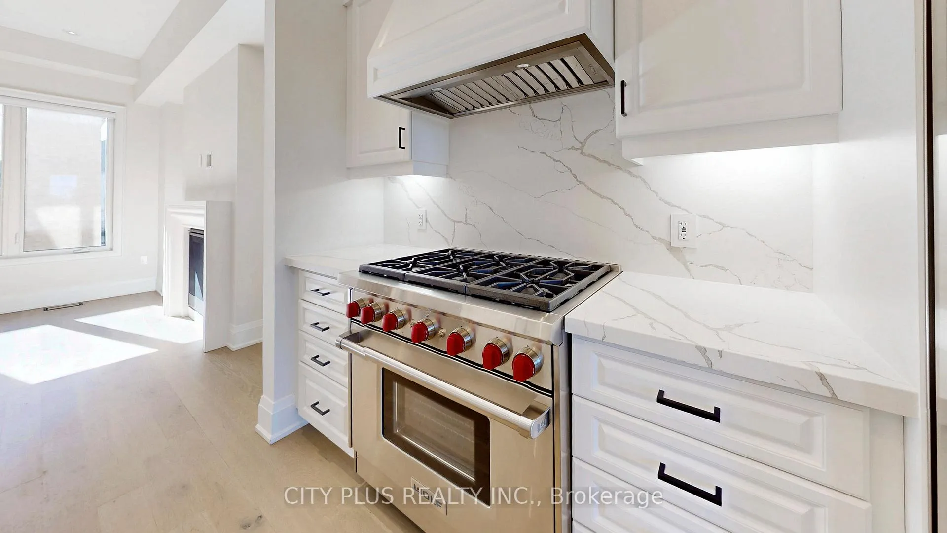 Photo 20 of Unit Main, 9400 Bayview Avenue, Richmond Hill, Observatory — HOMEH