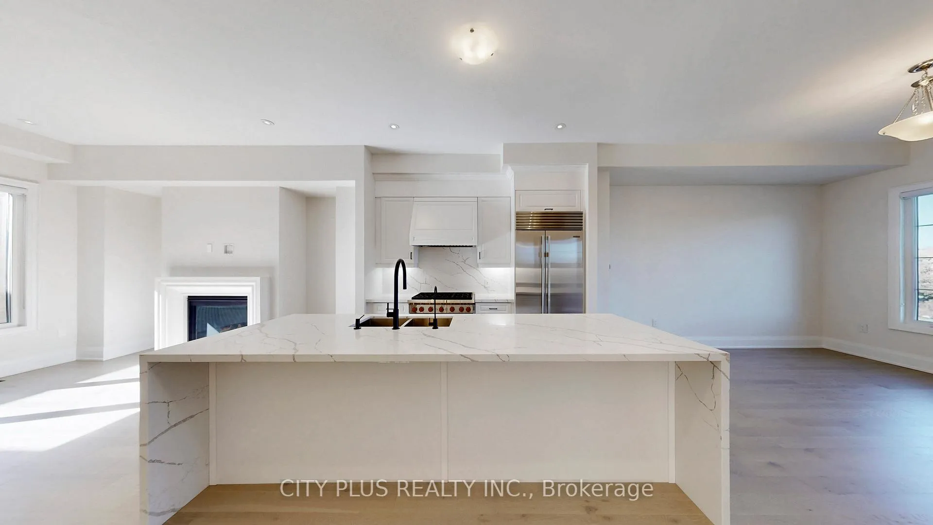 Photo 21 of Unit Main, 9400 Bayview Avenue, Richmond Hill, Observatory — HOMEH