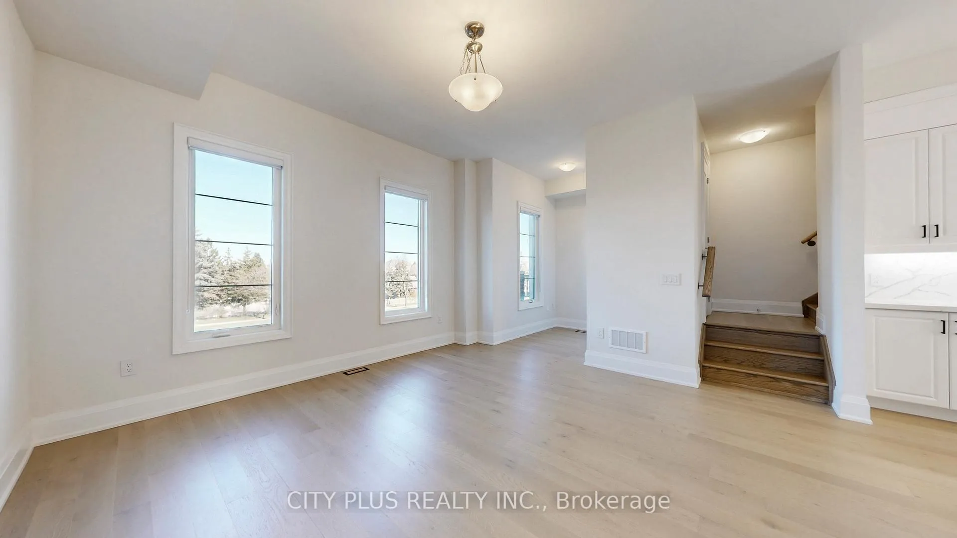 Photo 23 of Unit Main, 9400 Bayview Avenue, Richmond Hill, Observatory — HOMEH