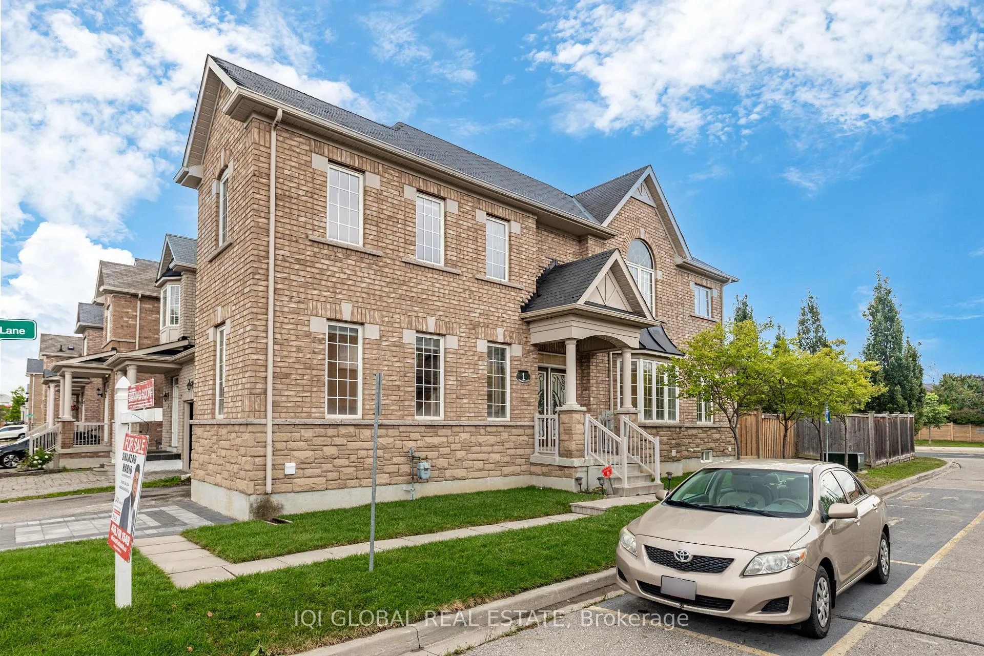 Photo 2 of 1 Kincaid Lane, Markham, Middlefield — HOMEH