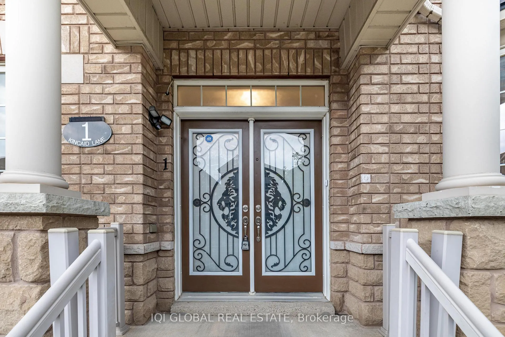 Photo 4 of 1 Kincaid Lane, Markham, Middlefield — HOMEH