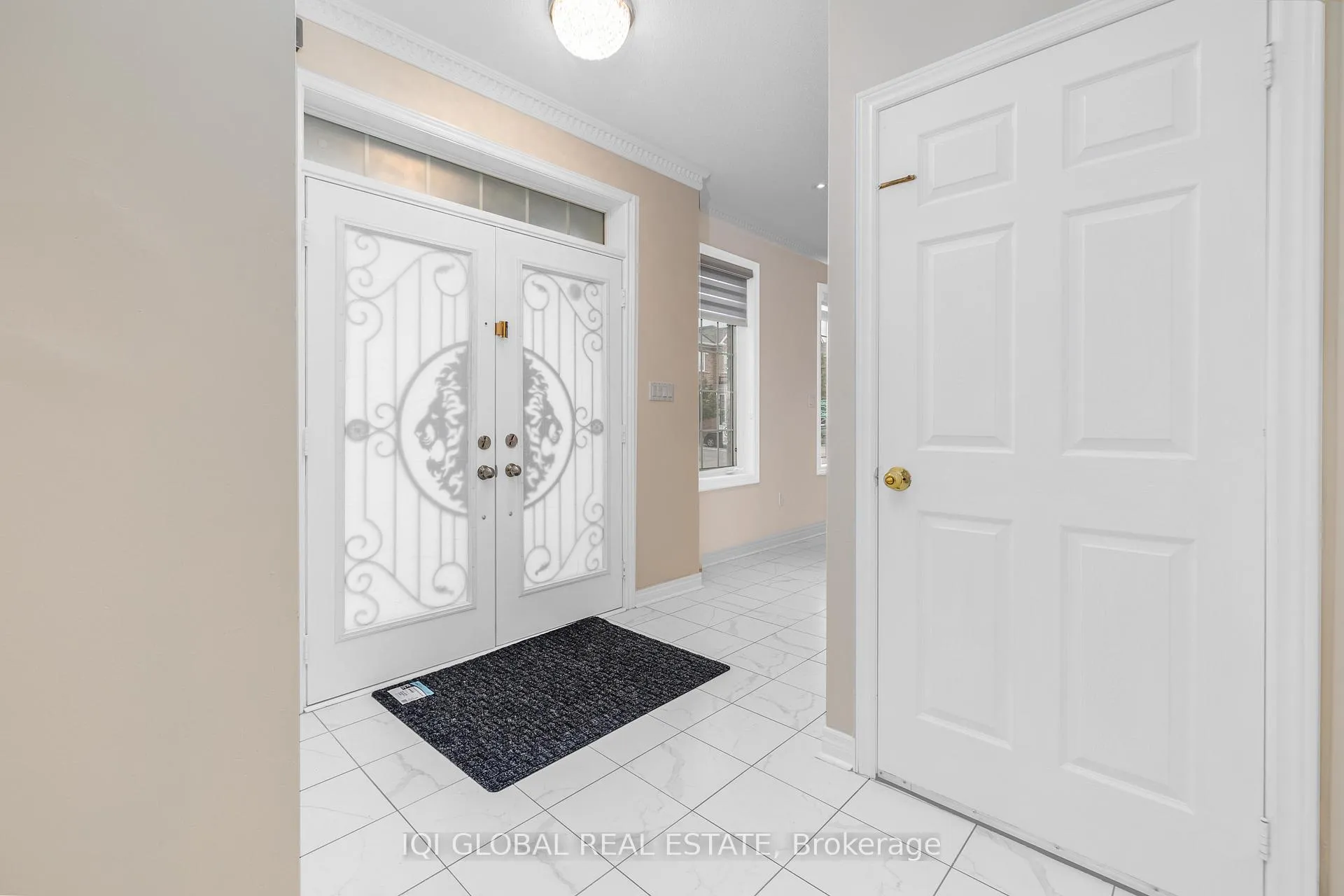 Photo 6 of 1 Kincaid Lane, Markham, Middlefield — HOMEH