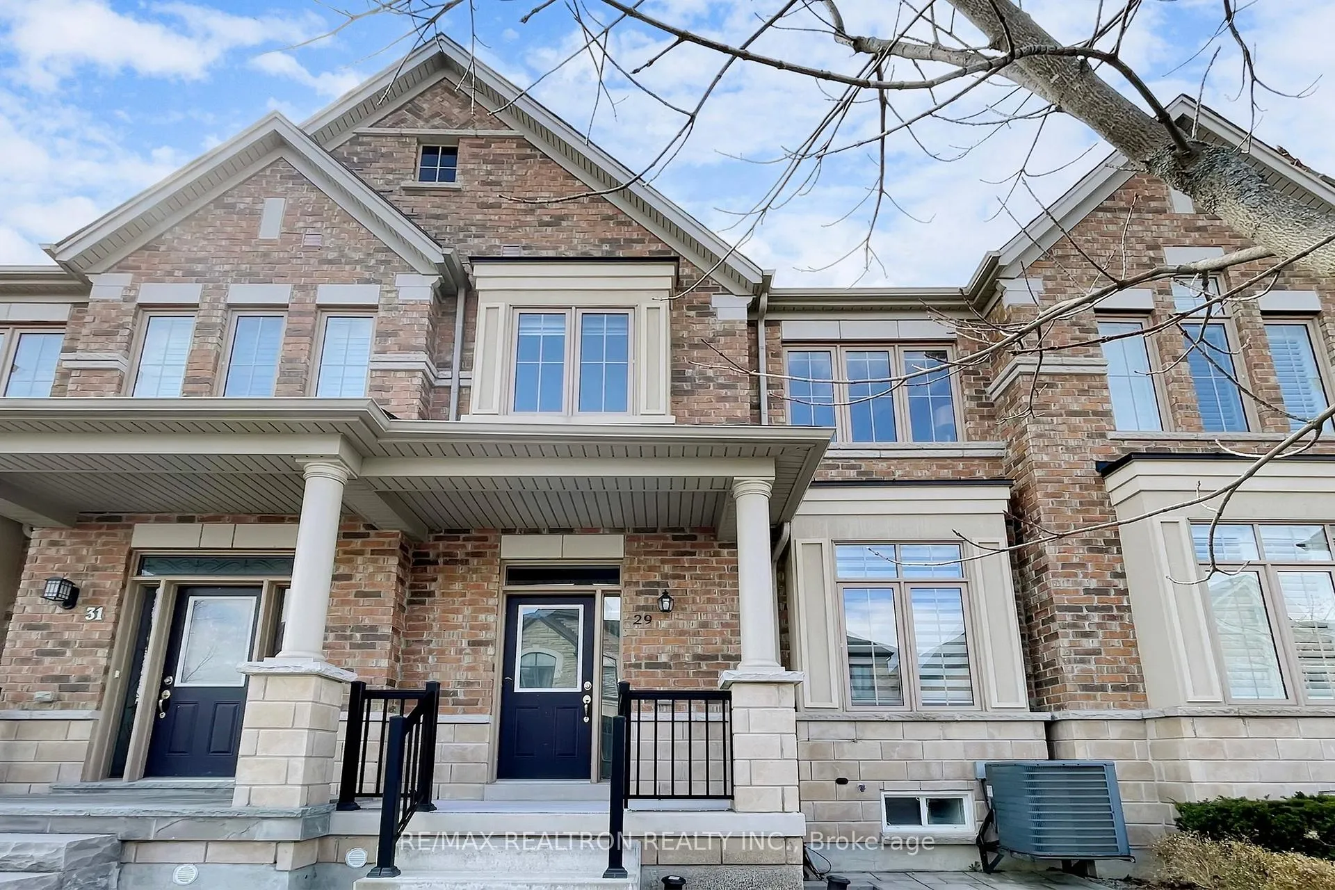 Photo 2 of 29 Tilbury Gate, Markham, Cornell — HOMEH