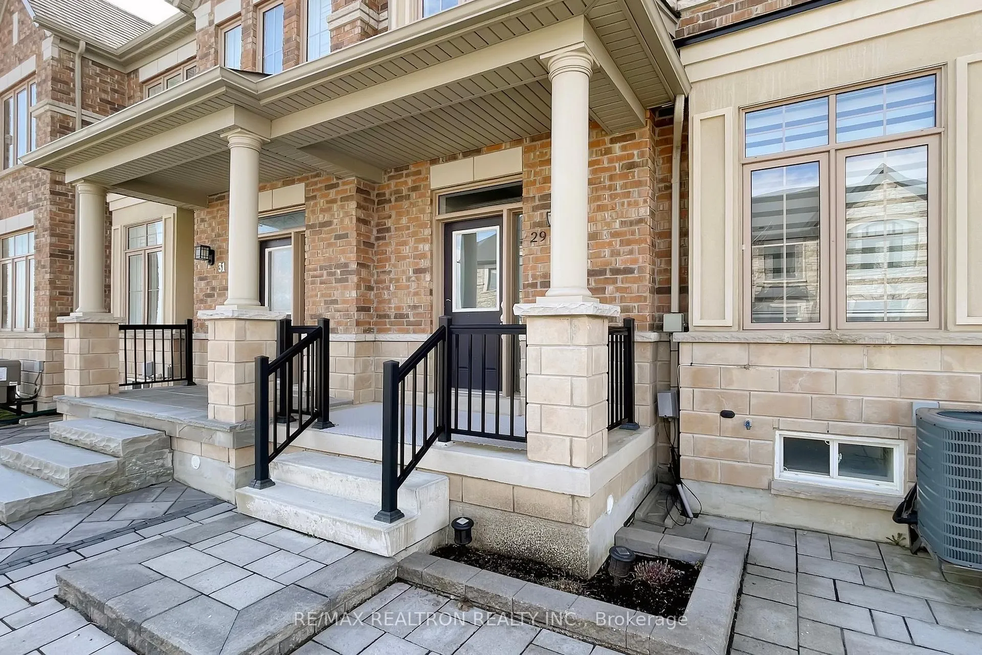 Photo 3 of 29 Tilbury Gate, Markham, Cornell — HOMEH