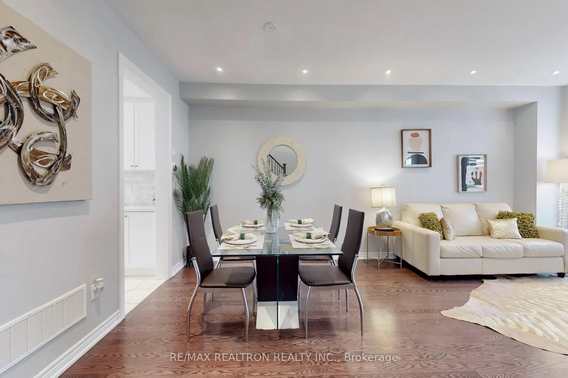 Photo 8 of 29 Tilbury Gate, Markham, Cornell — HOMEH
