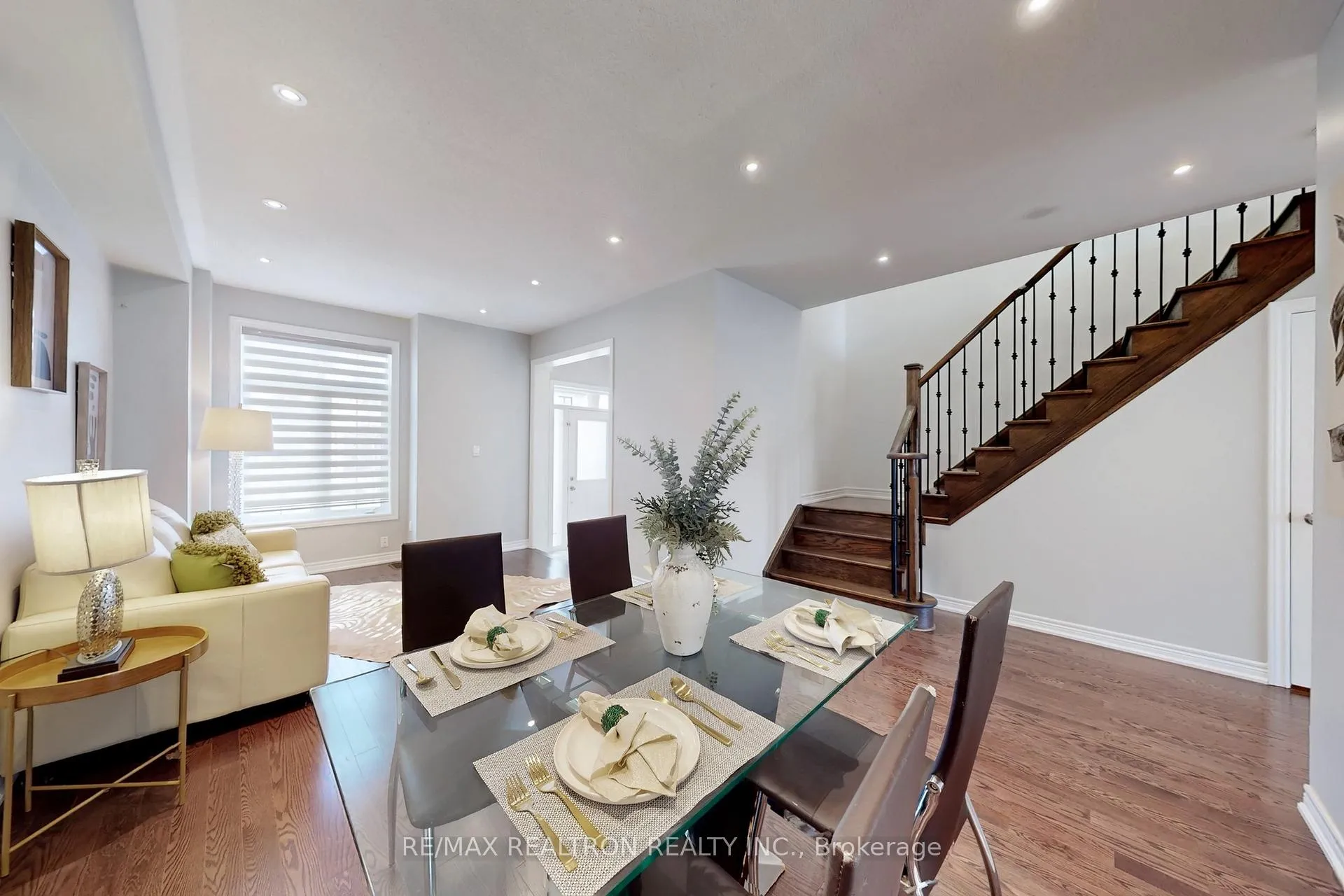 Photo 9 of 29 Tilbury Gate, Markham, Cornell — HOMEH