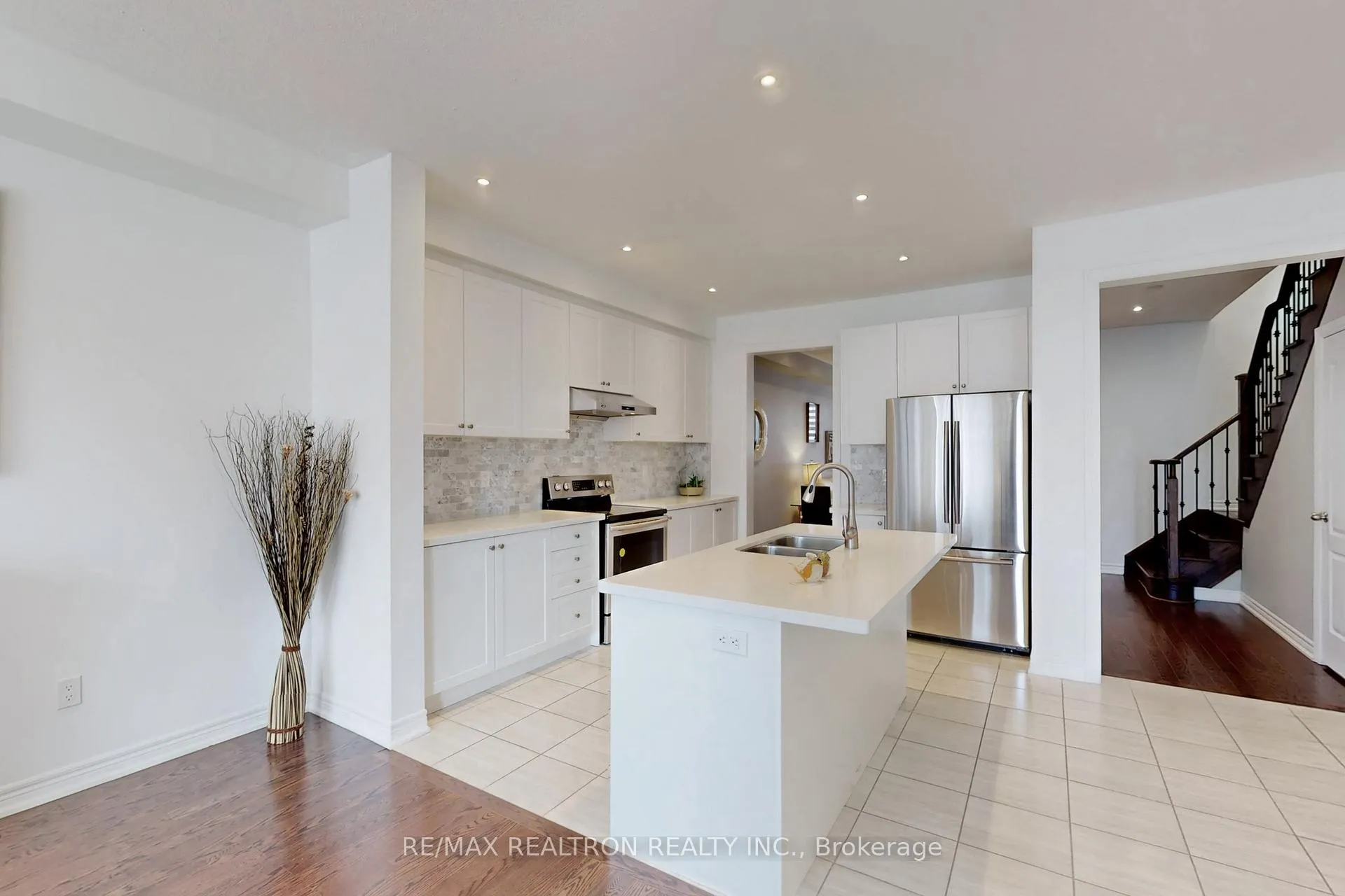 Photo 14 of 29 Tilbury Gate, Markham, Cornell — HOMEH
