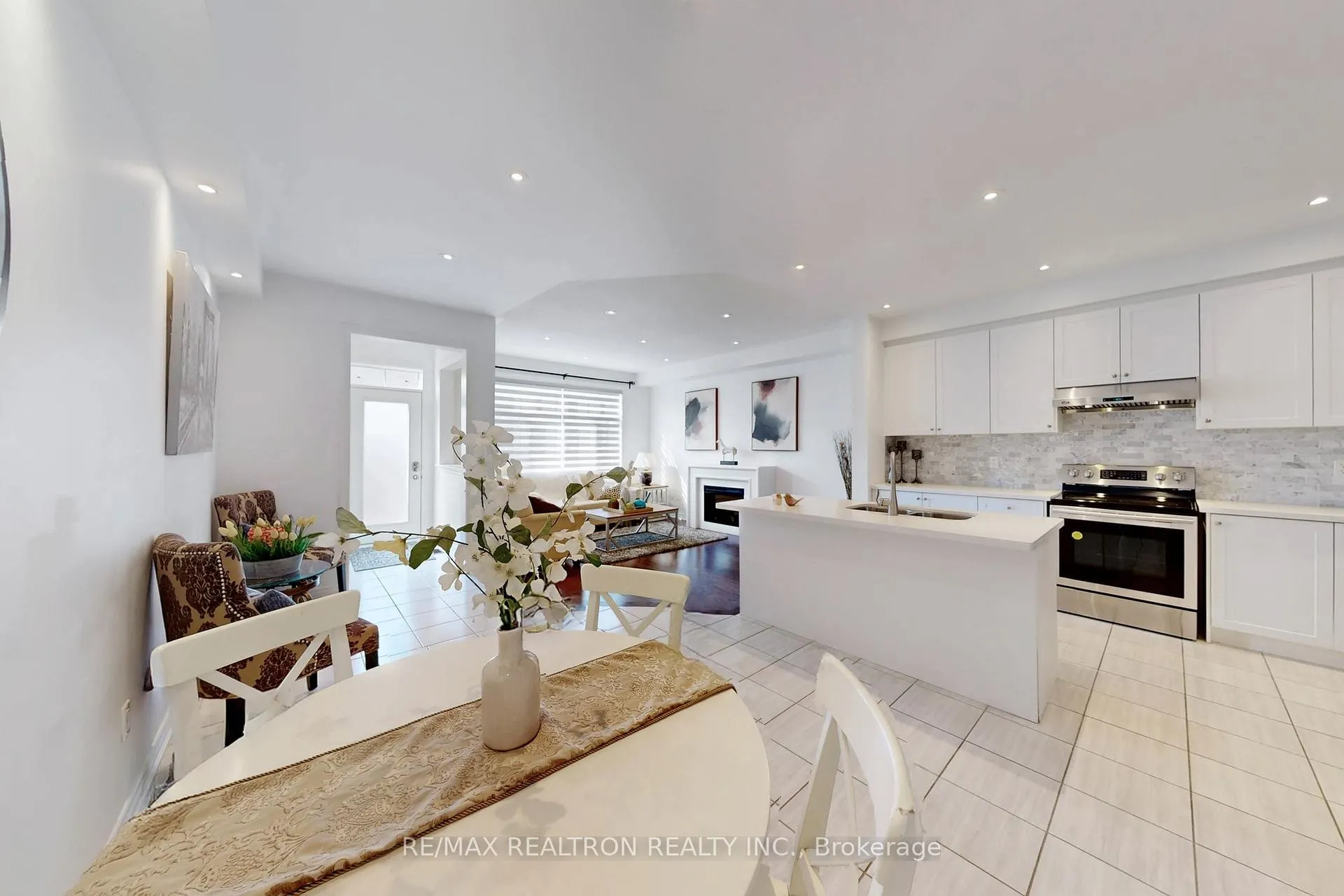 Photo 19 of 29 Tilbury Gate, Markham, Cornell — HOMEH