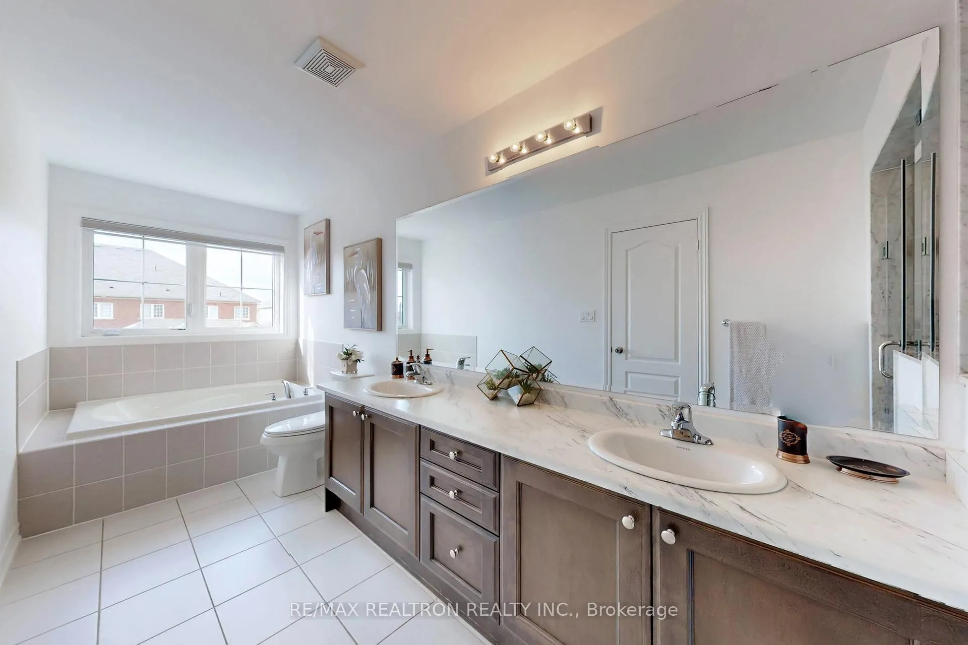 Photo 27 of 29 Tilbury Gate, Markham, Cornell — HOMEH