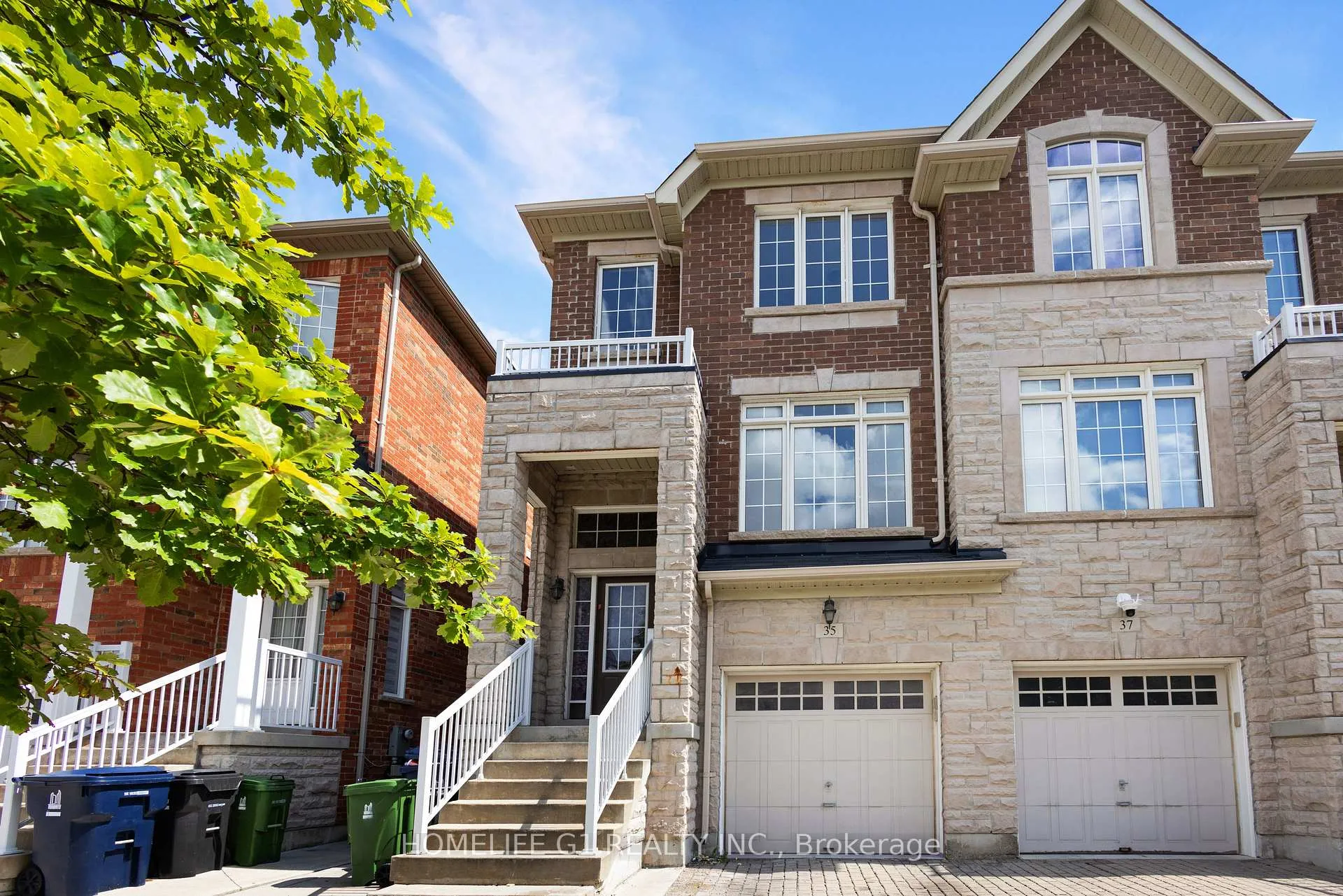 Photo 2 of 35 Harpreet Circle, Etobicoke, West Humber-Clairville — HOMEH