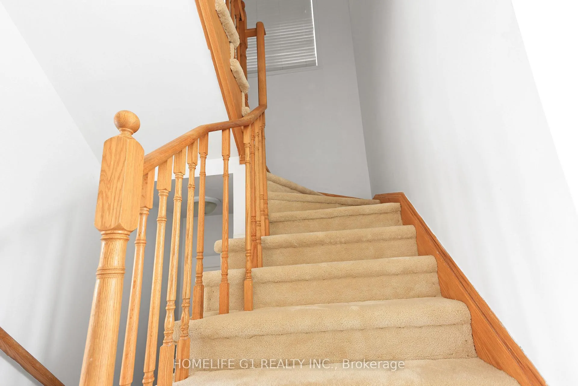 Photo 16 of 35 Harpreet Circle, Etobicoke, West Humber-Clairville — HOMEH