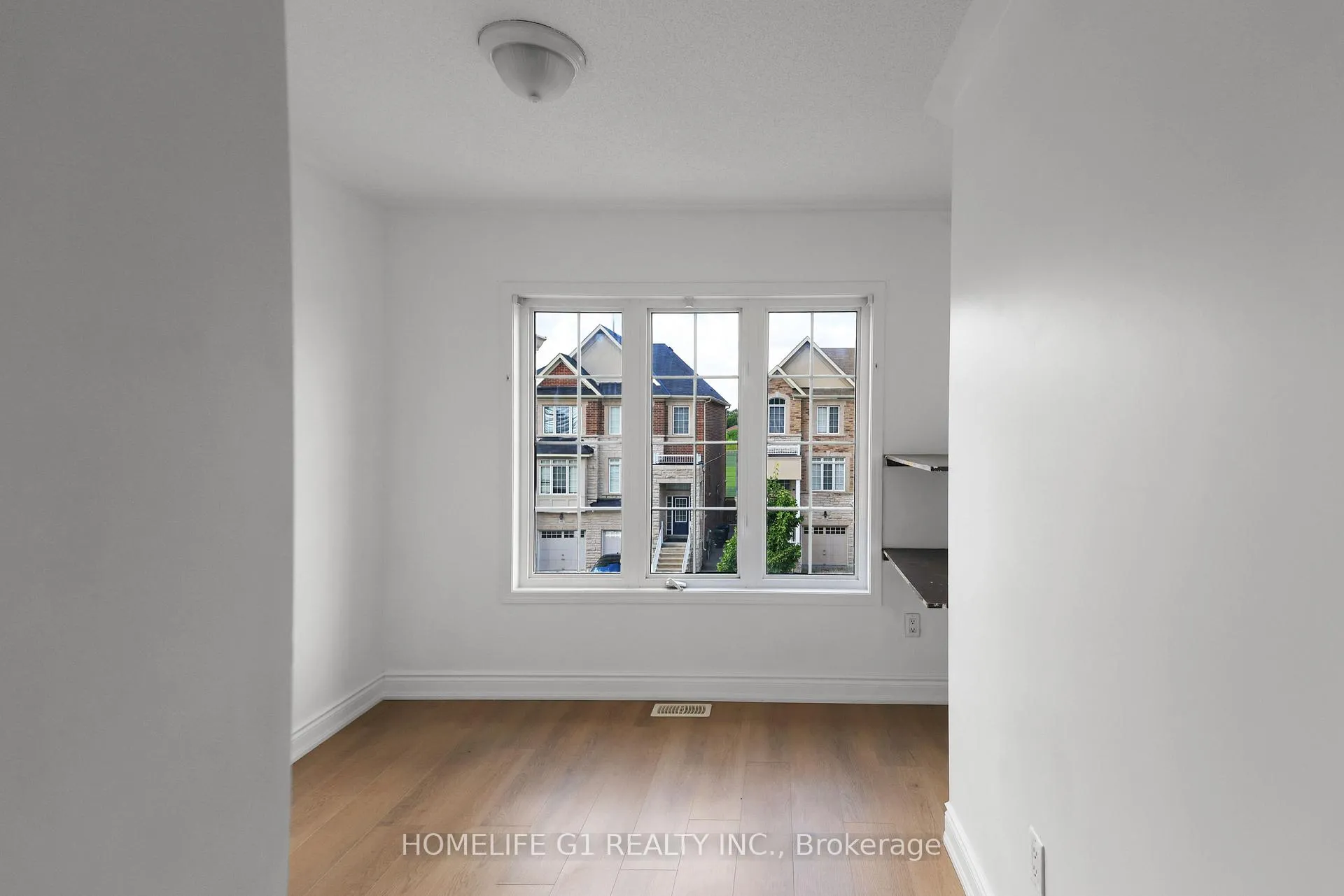 Photo 18 of 35 Harpreet Circle, Etobicoke, West Humber-Clairville — HOMEH