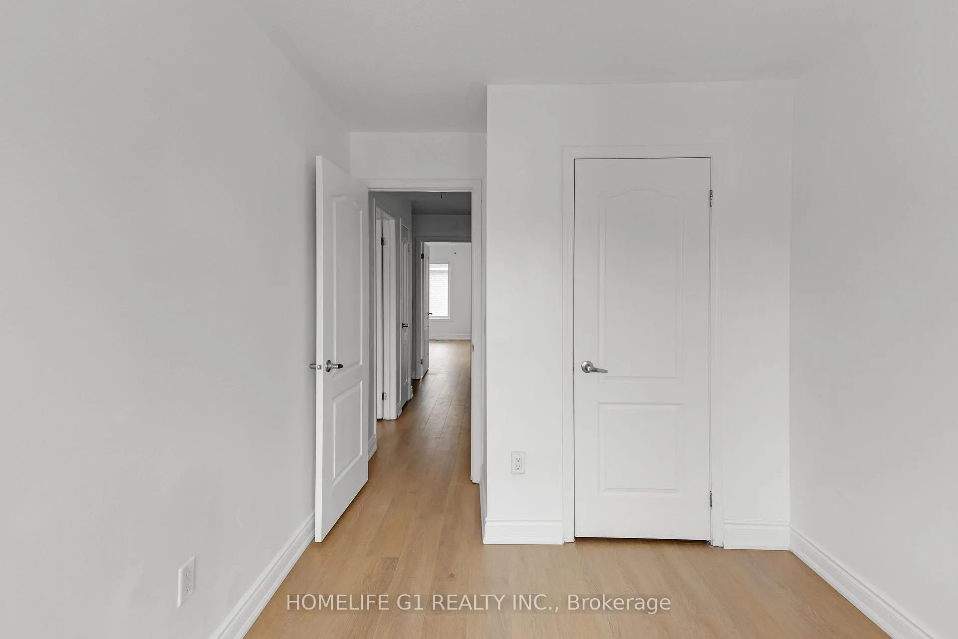 Photo 22 of 35 Harpreet Circle, Etobicoke, West Humber-Clairville — HOMEH