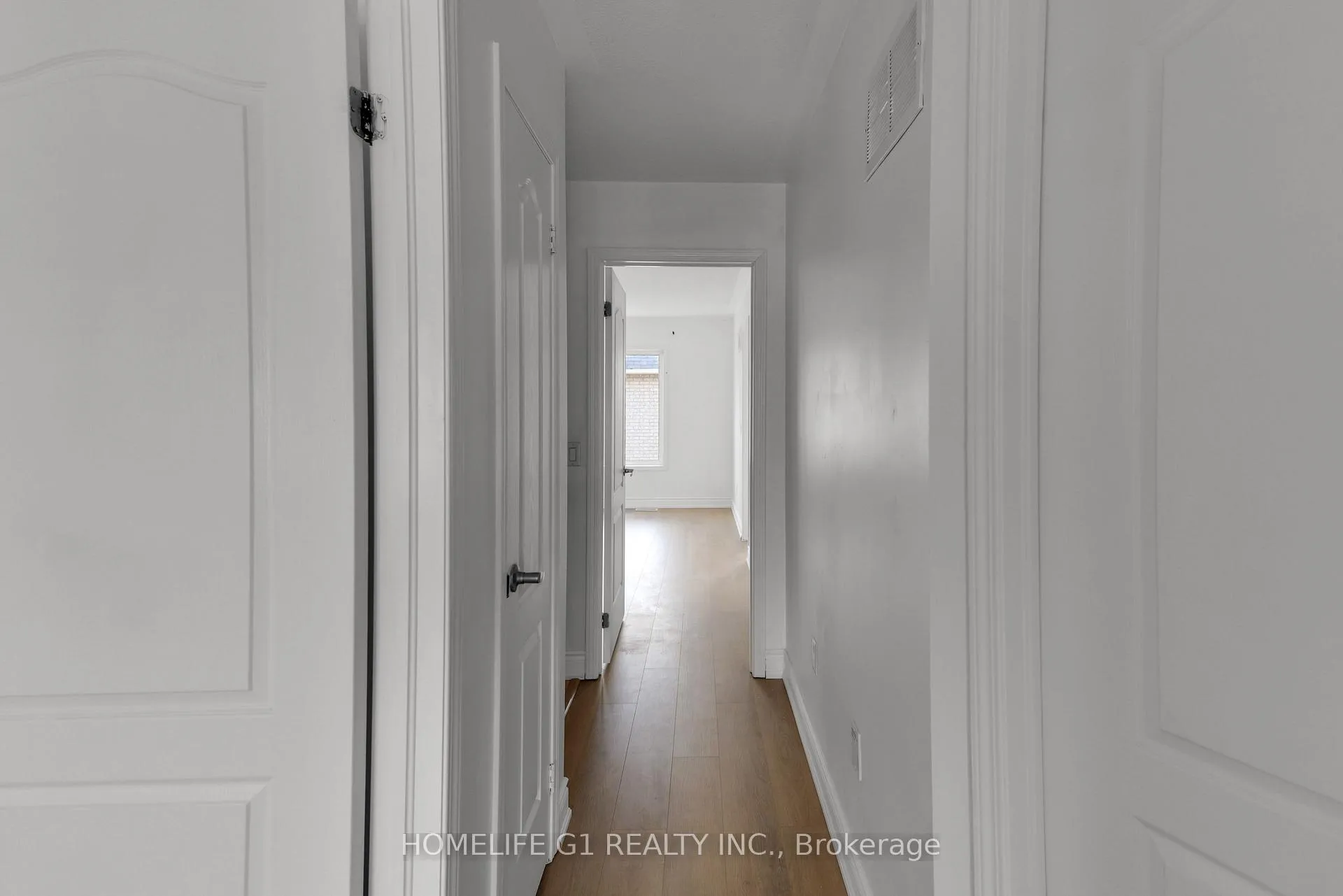 Photo 23 of 35 Harpreet Circle, Etobicoke, West Humber-Clairville — HOMEH