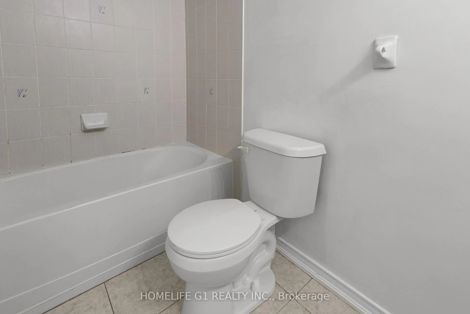 Photo 24 of 35 Harpreet Circle, Etobicoke, West Humber-Clairville — HOMEH